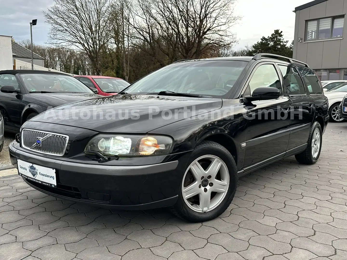 Volvo V70 Kombi 2.4/156TKM/S-heft/S-Dach/Xenon/2.Hand Schwarz - 2