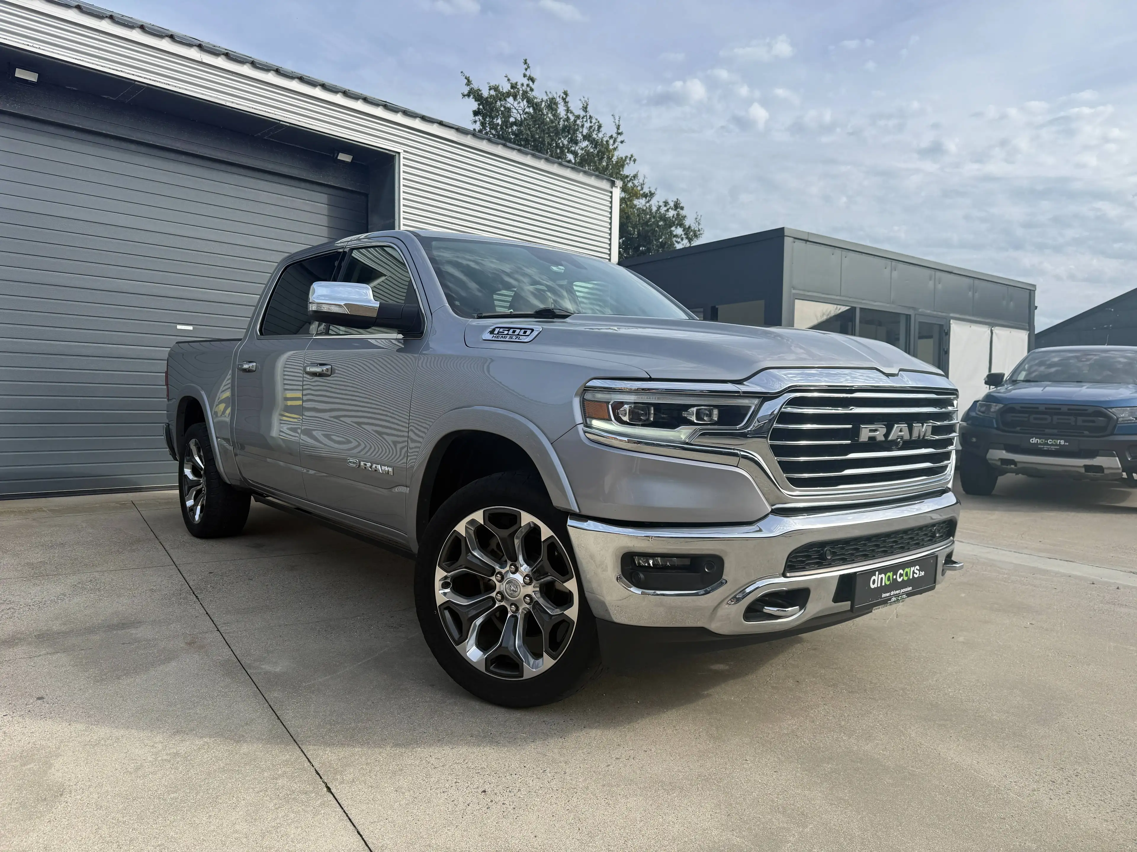 Dodge RAM LIMITED / LONGHORN / V8 5.7 / PANO / LUCHTVERING / LPG / BTW