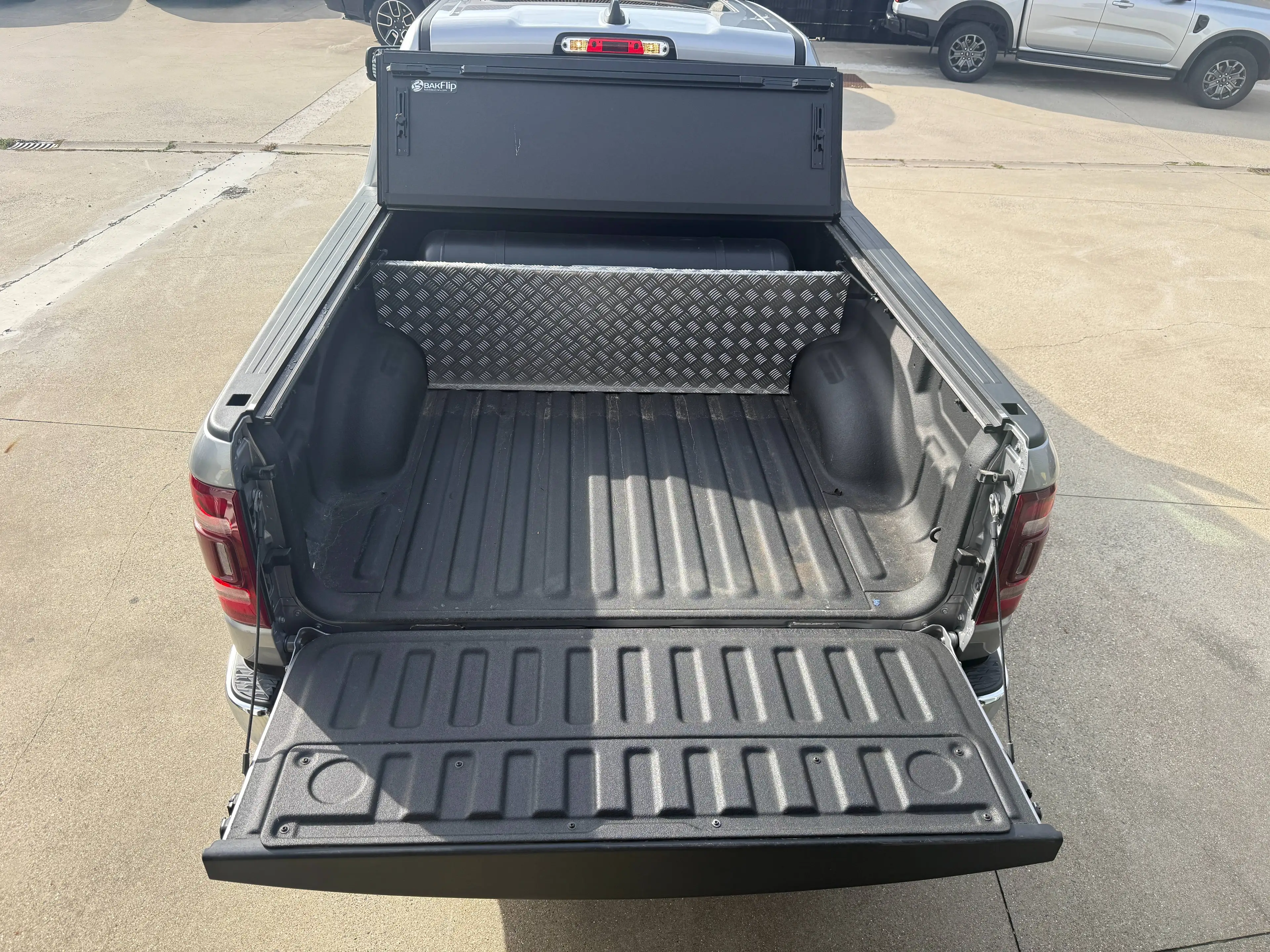 Dodge RAM LIMITED / LONGHORN / V8 5.7 / PANO / LUCHTVERING / LPG / BTW — photo 14