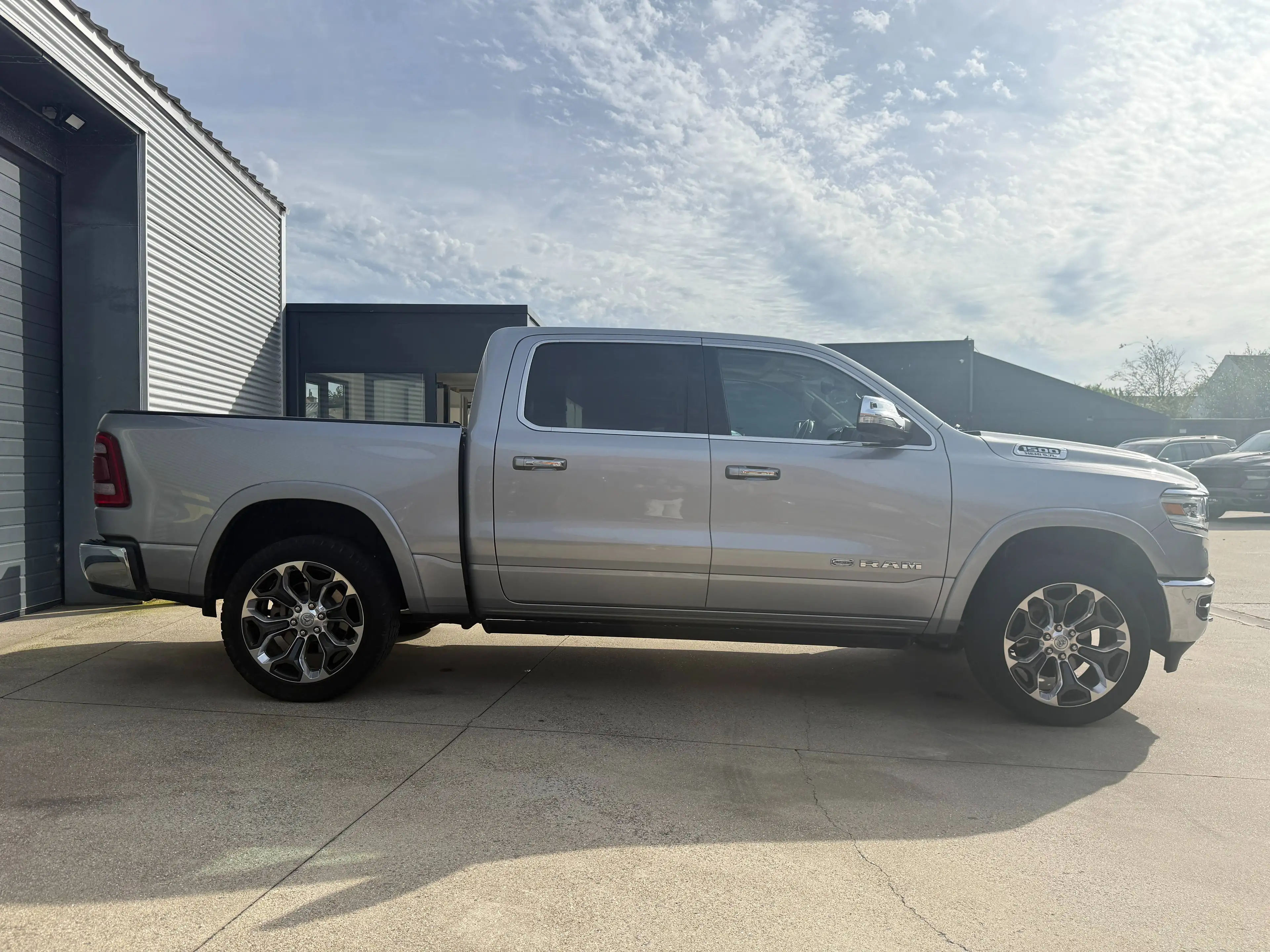 Dodge RAM LIMITED / LONGHORN / V8 5.7 / PANO / LUCHTVERING / LPG / BTW — photo 9