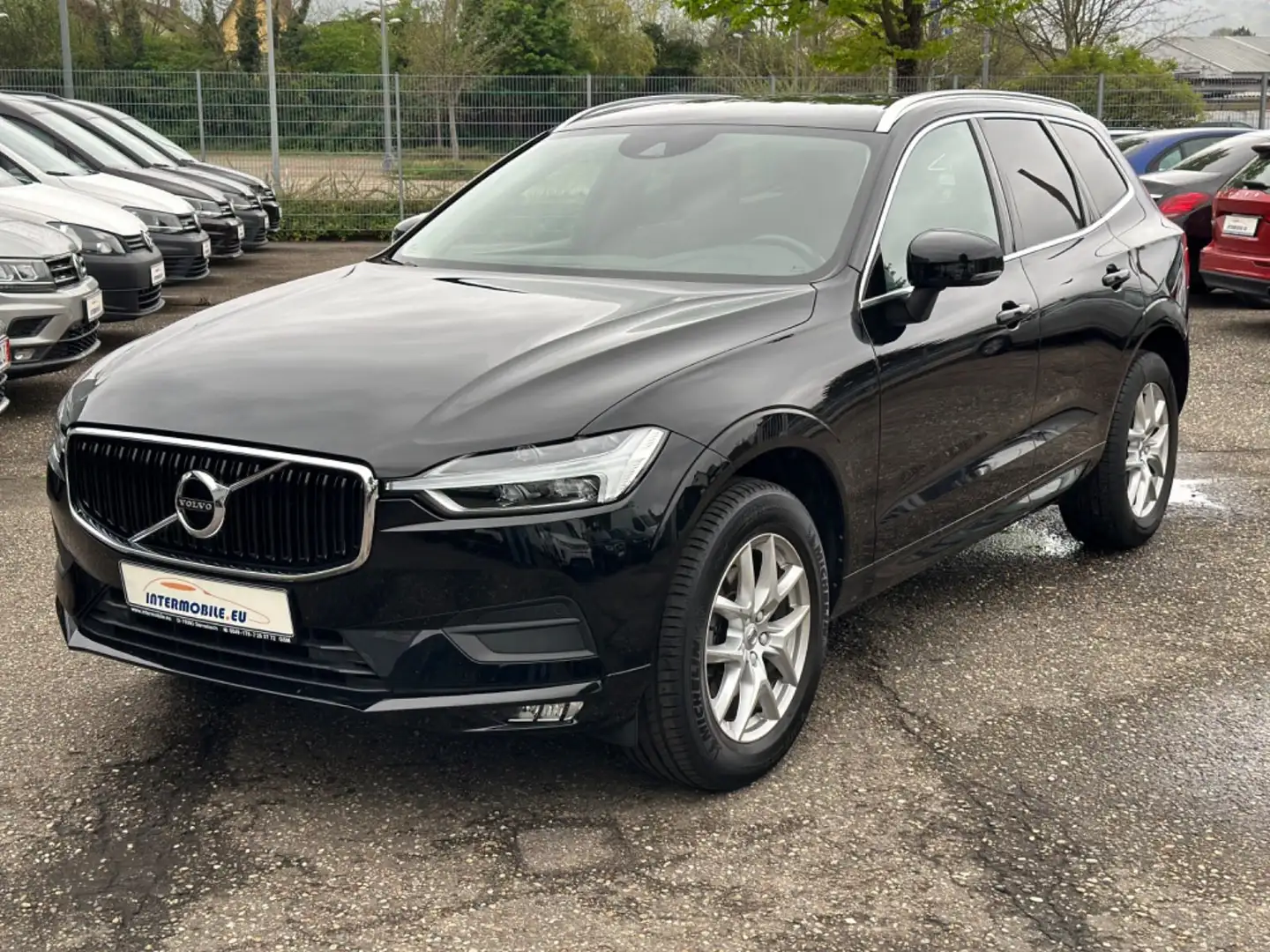 Volvo XC60 2.0D3 Momentum Pro LED Navi Alu Kamera Top* Schwarz - 1