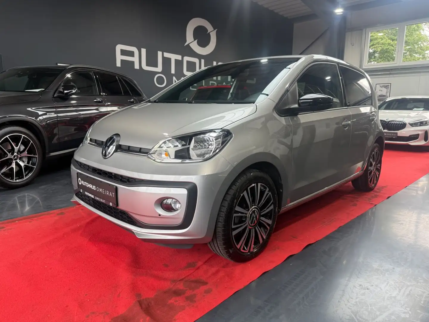 Volkswagen up! Active 1-Hand/R-Kamera/LaneAssist/Klimaauto. Argento - 1