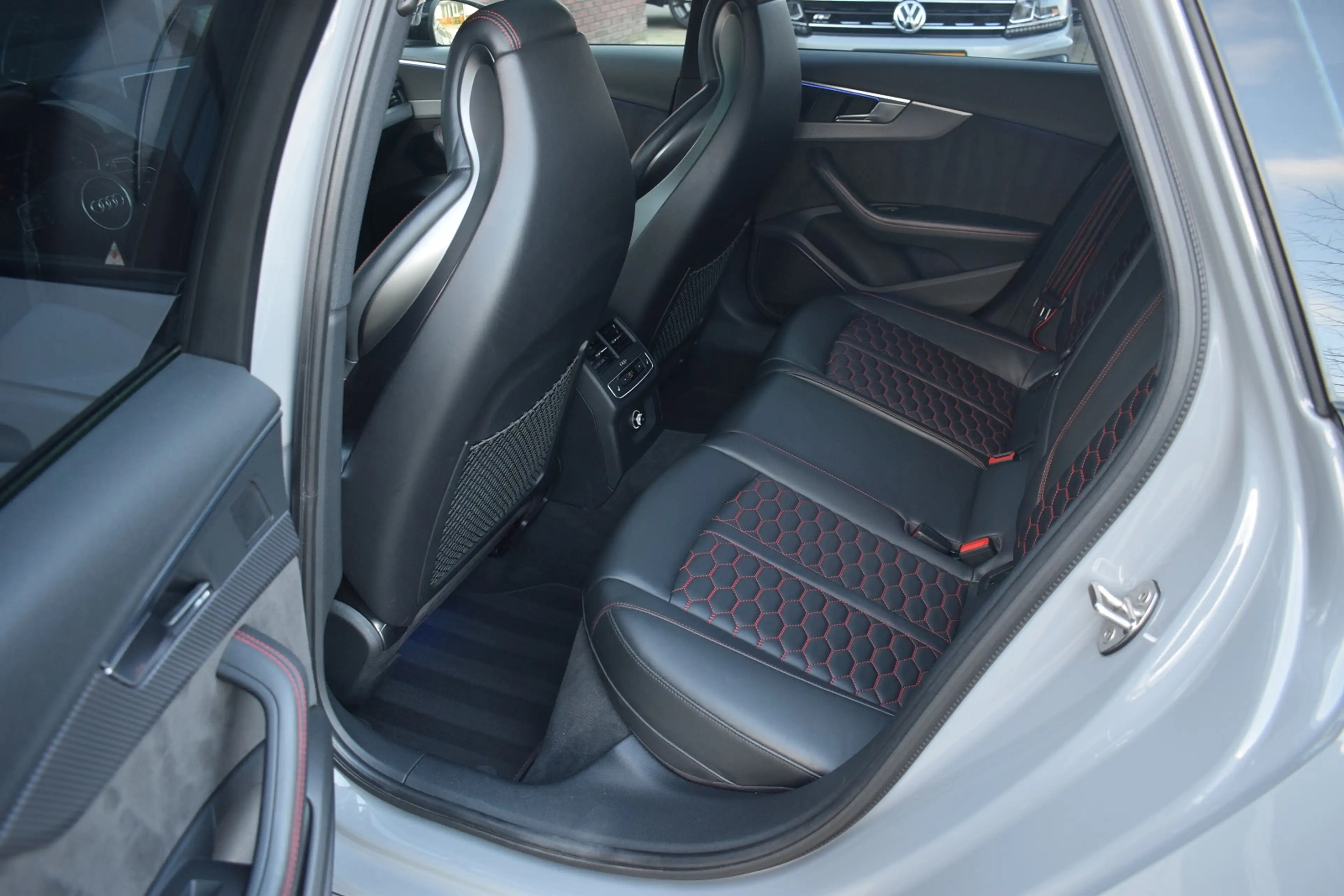 Audi RS4 2.9 TFSI 450pk Quattro Pano | HUD | Milltek | 360 — photo 5