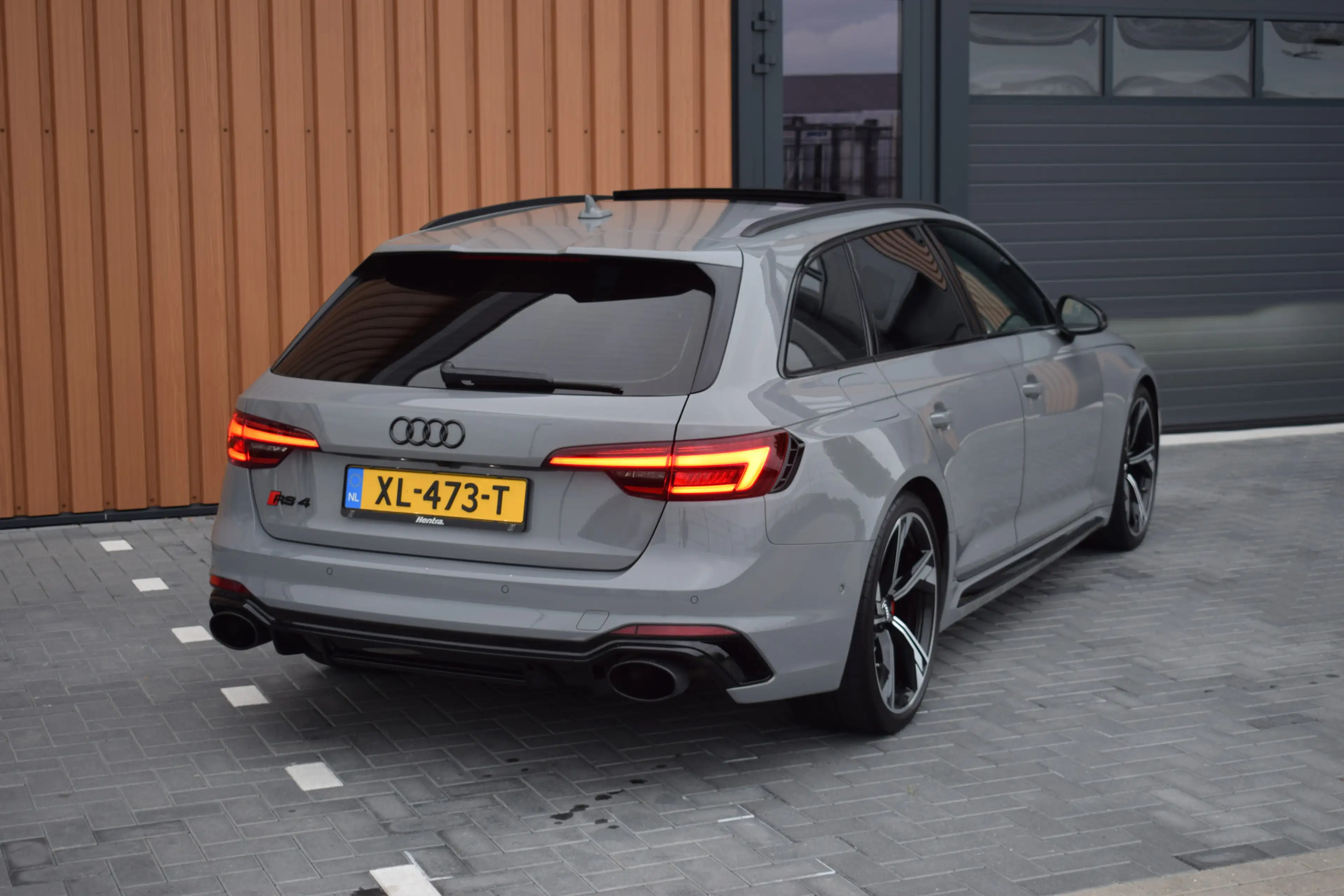 Audi RS4 2.9 TFSI 450pk Quattro Pano | HUD | Milltek | 360 — photo 22