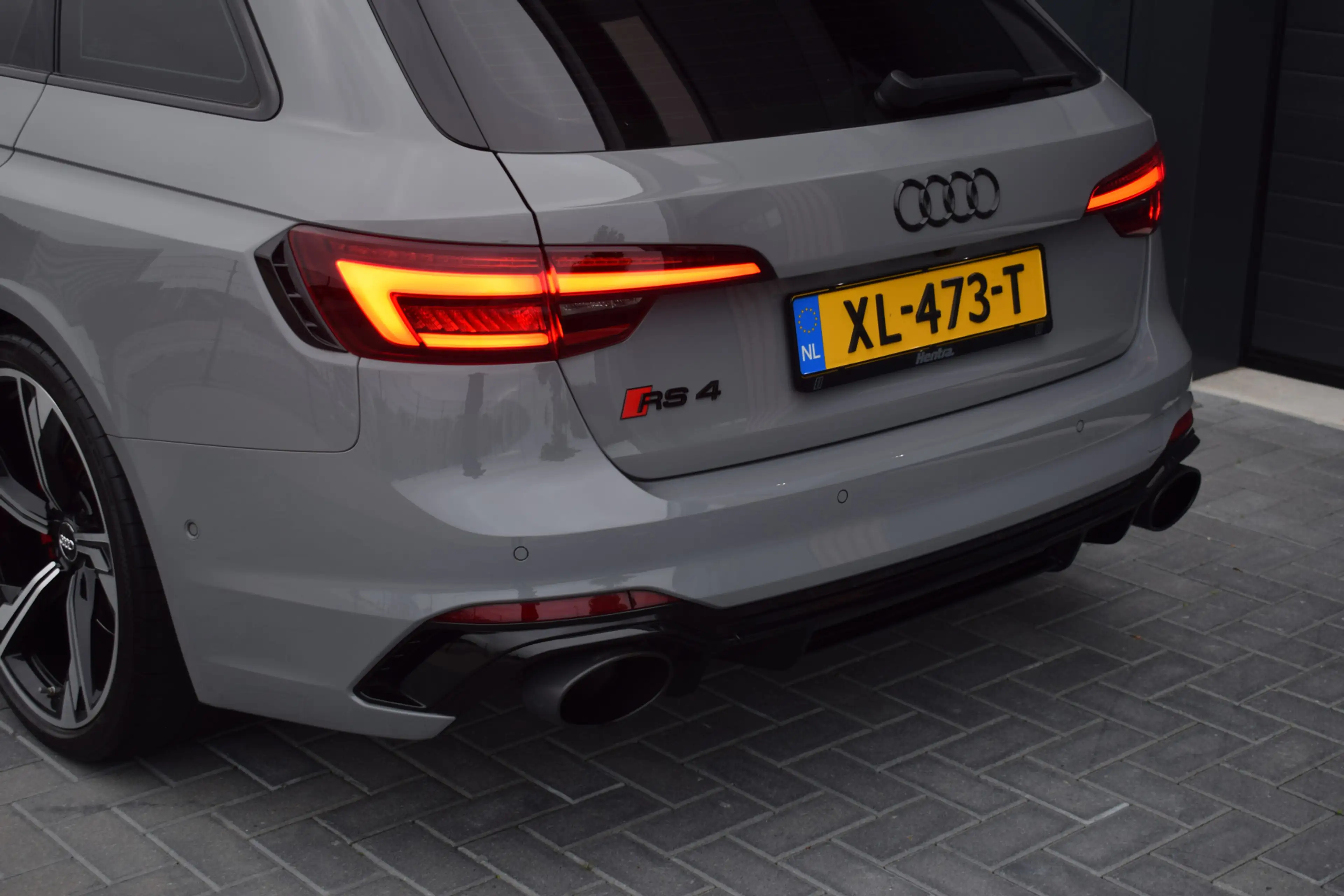 Audi RS4 2.9 TFSI 450pk Quattro Pano | HUD | Milltek | 360 — photo 21