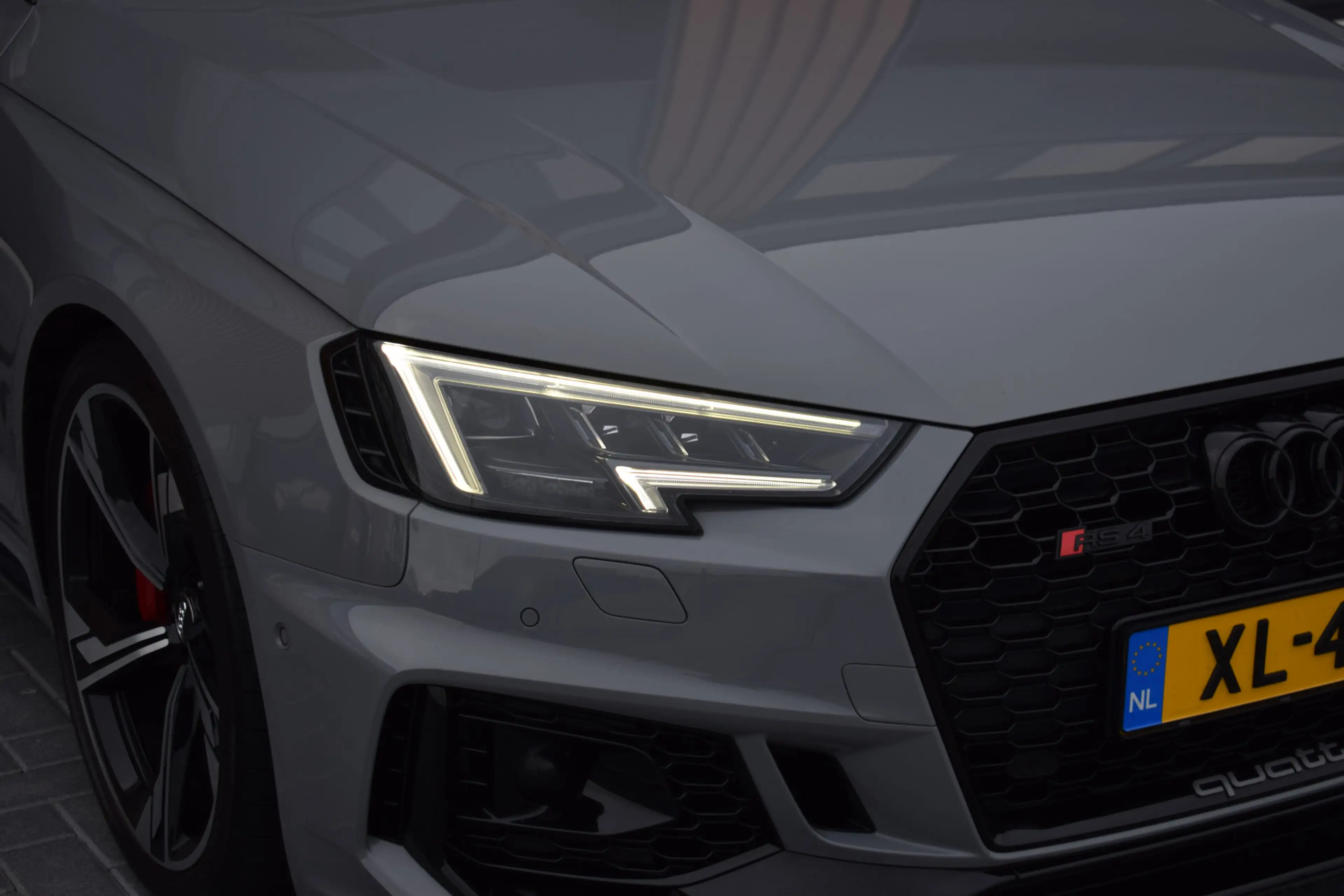 Audi RS4 2.9 TFSI 450pk Quattro Pano | HUD | Milltek | 360 — photo 23