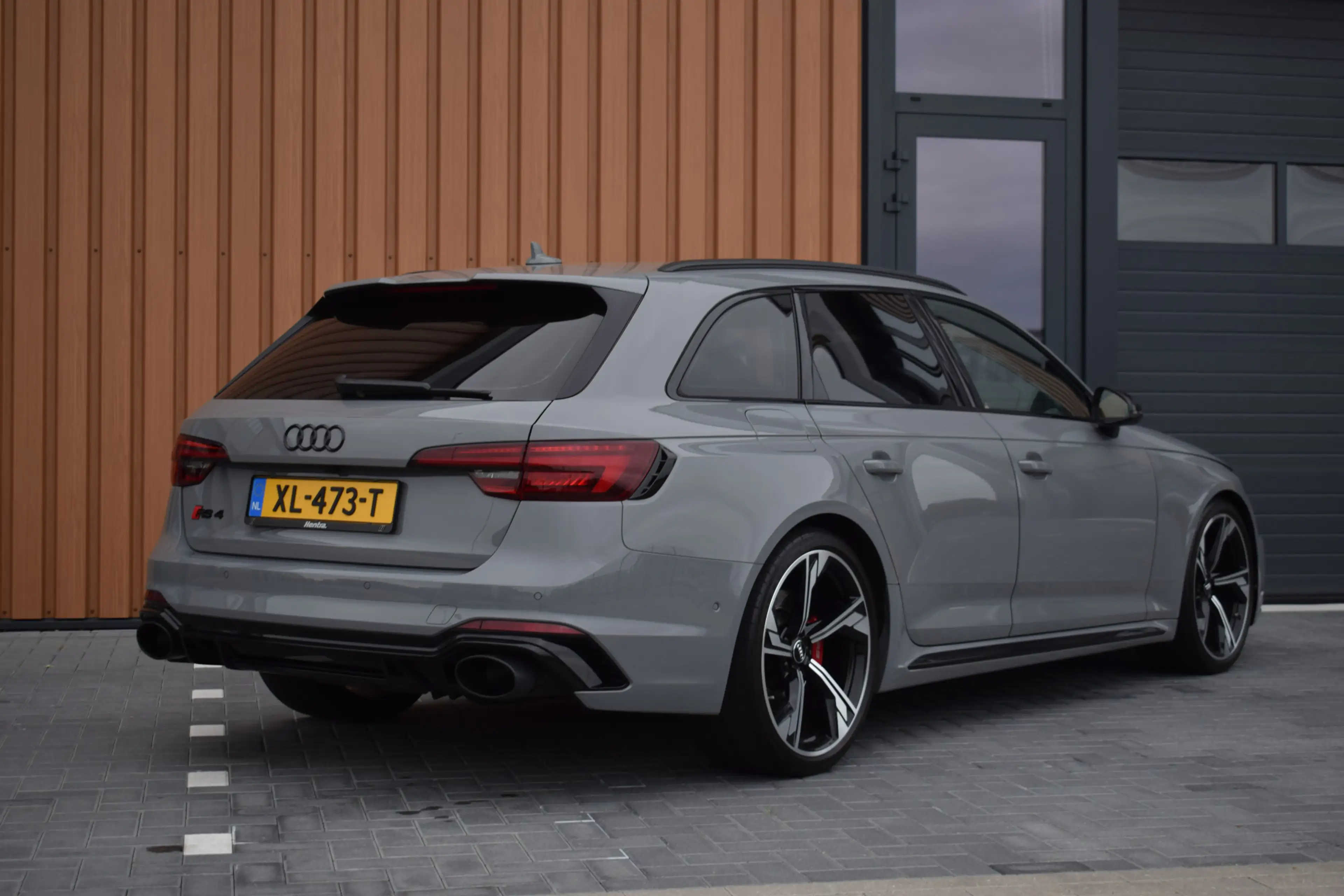 Audi RS4 2.9 TFSI 450pk Quattro Pano | HUD | Milltek | 360 — photo 2