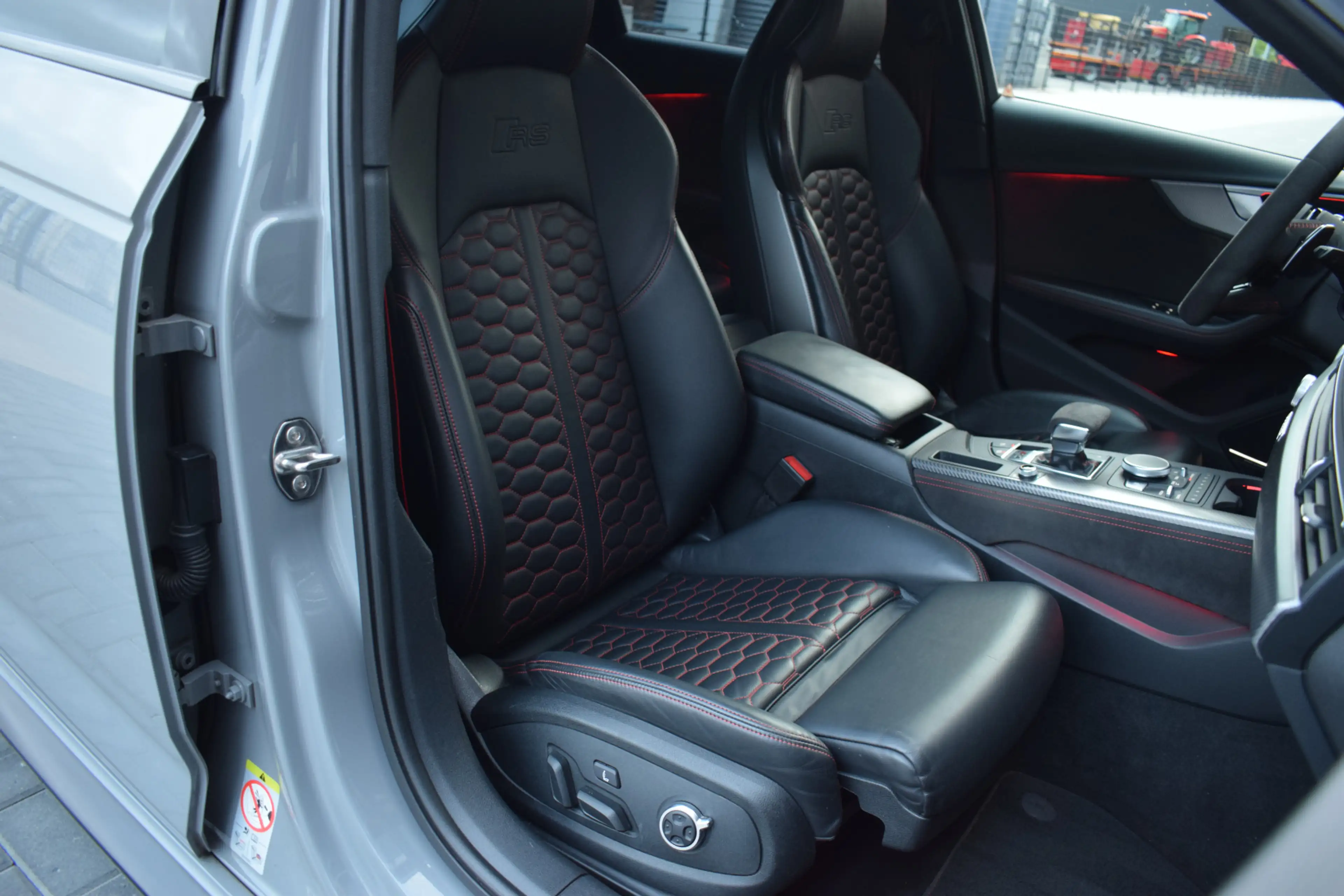 Audi RS4 2.9 TFSI 450pk Quattro Pano | HUD | Milltek | 360 — photo 7
