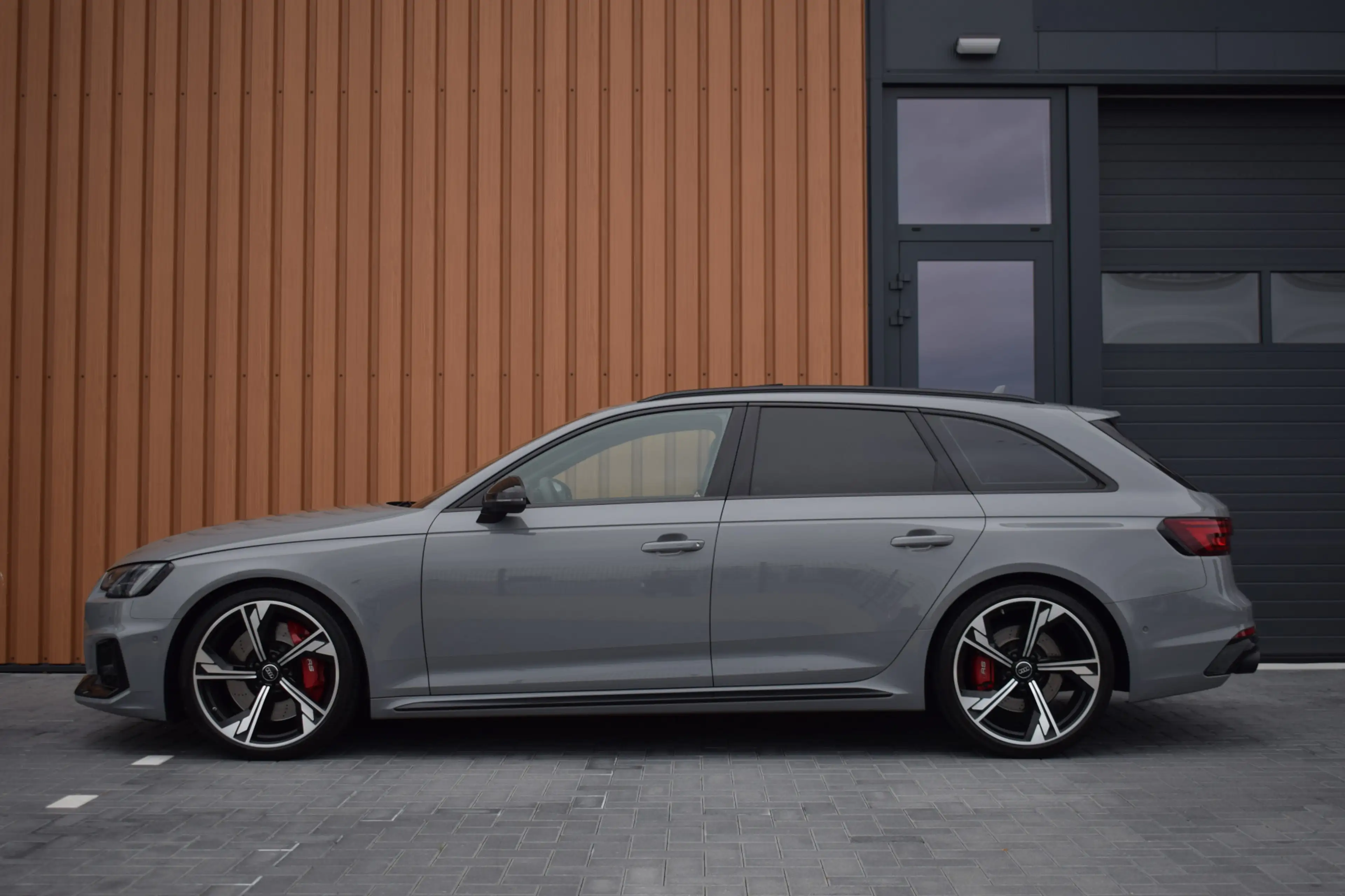Audi RS4 2.9 TFSI 450pk Quattro Pano | HUD | Milltek | 360 — photo 10