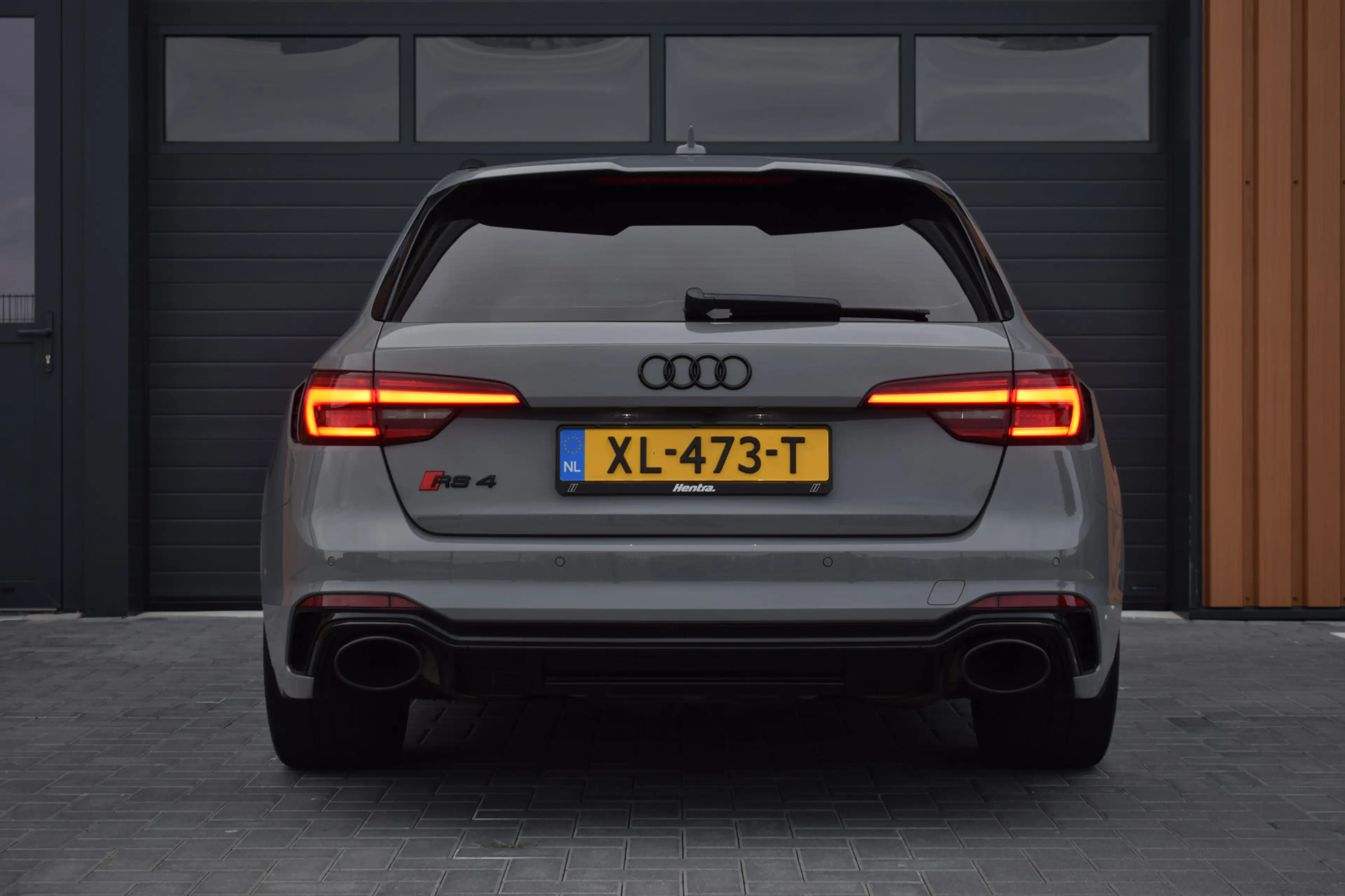 Audi RS4 2.9 TFSI 450pk Quattro Pano | HUD | Milltek | 360 — photo 17