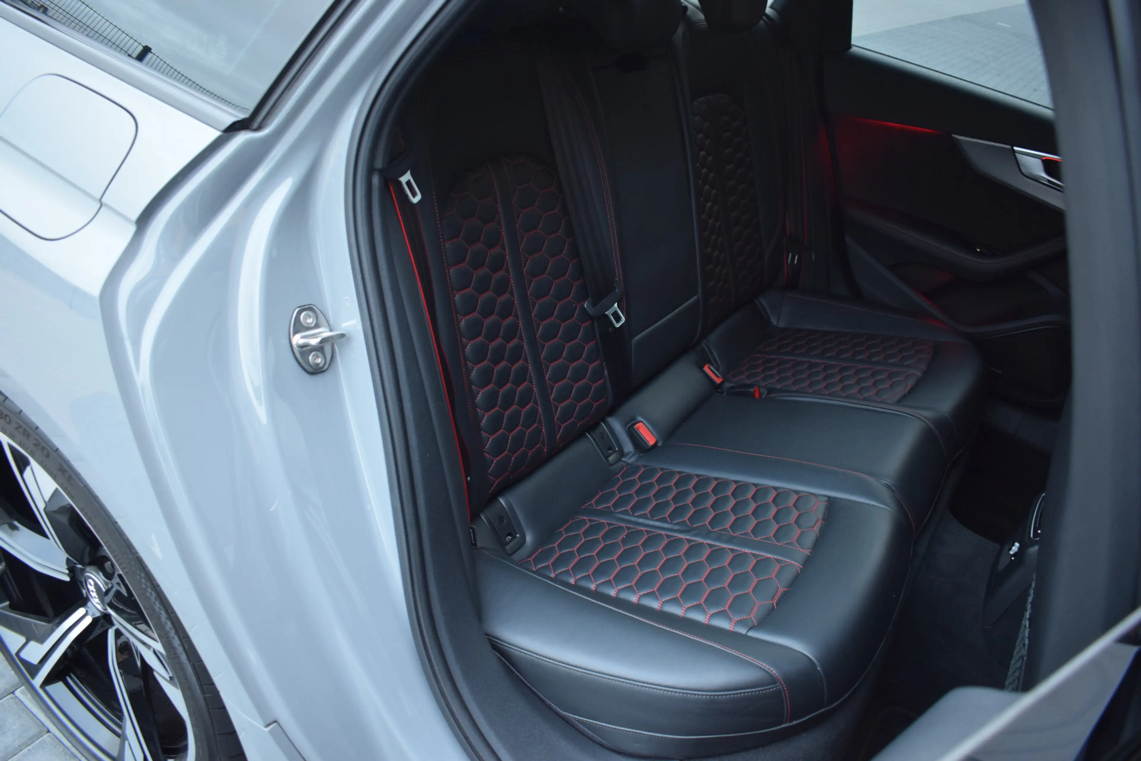 Audi RS4 2.9 TFSI 450pk Quattro Pano | HUD | Milltek | 360 — photo 6