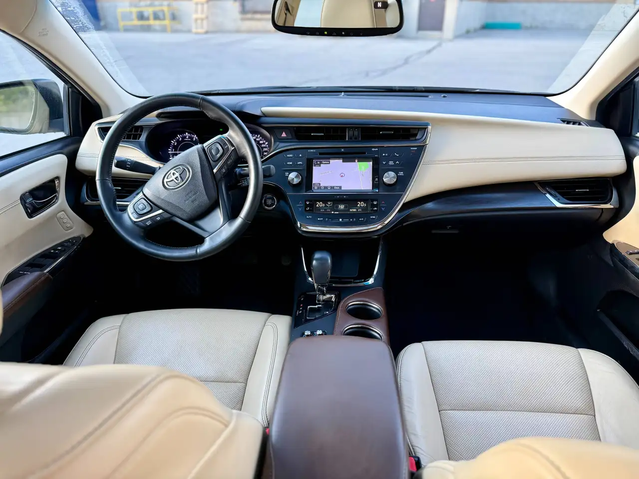 Toyota Avalon снимка Toyota Avalon