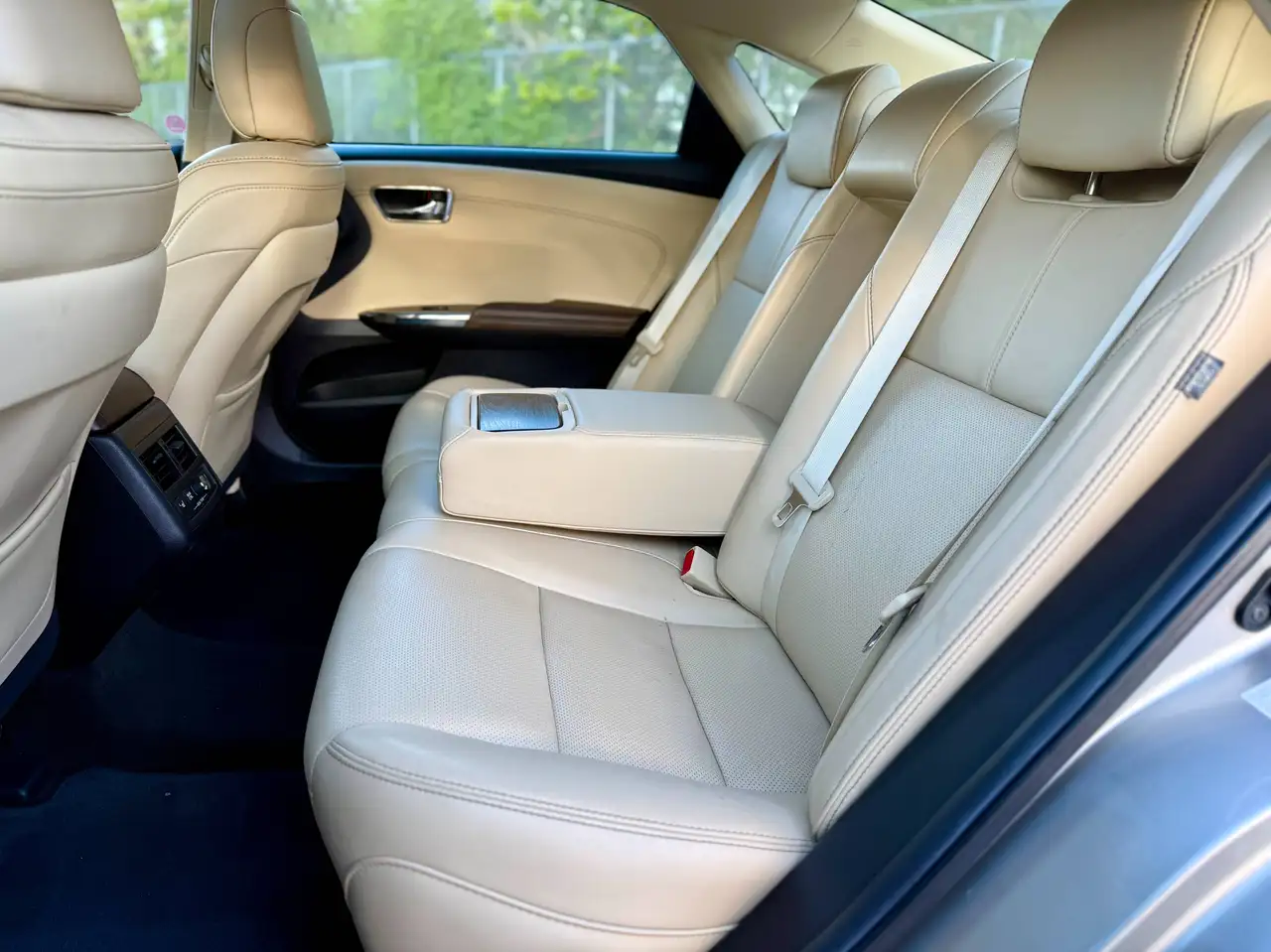 Toyota Avalon снимка Toyota Avalon