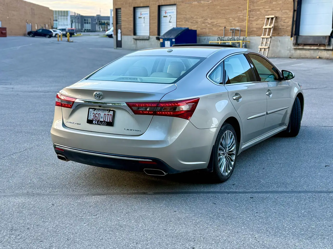 Toyota Avalon снимка Toyota Avalon
