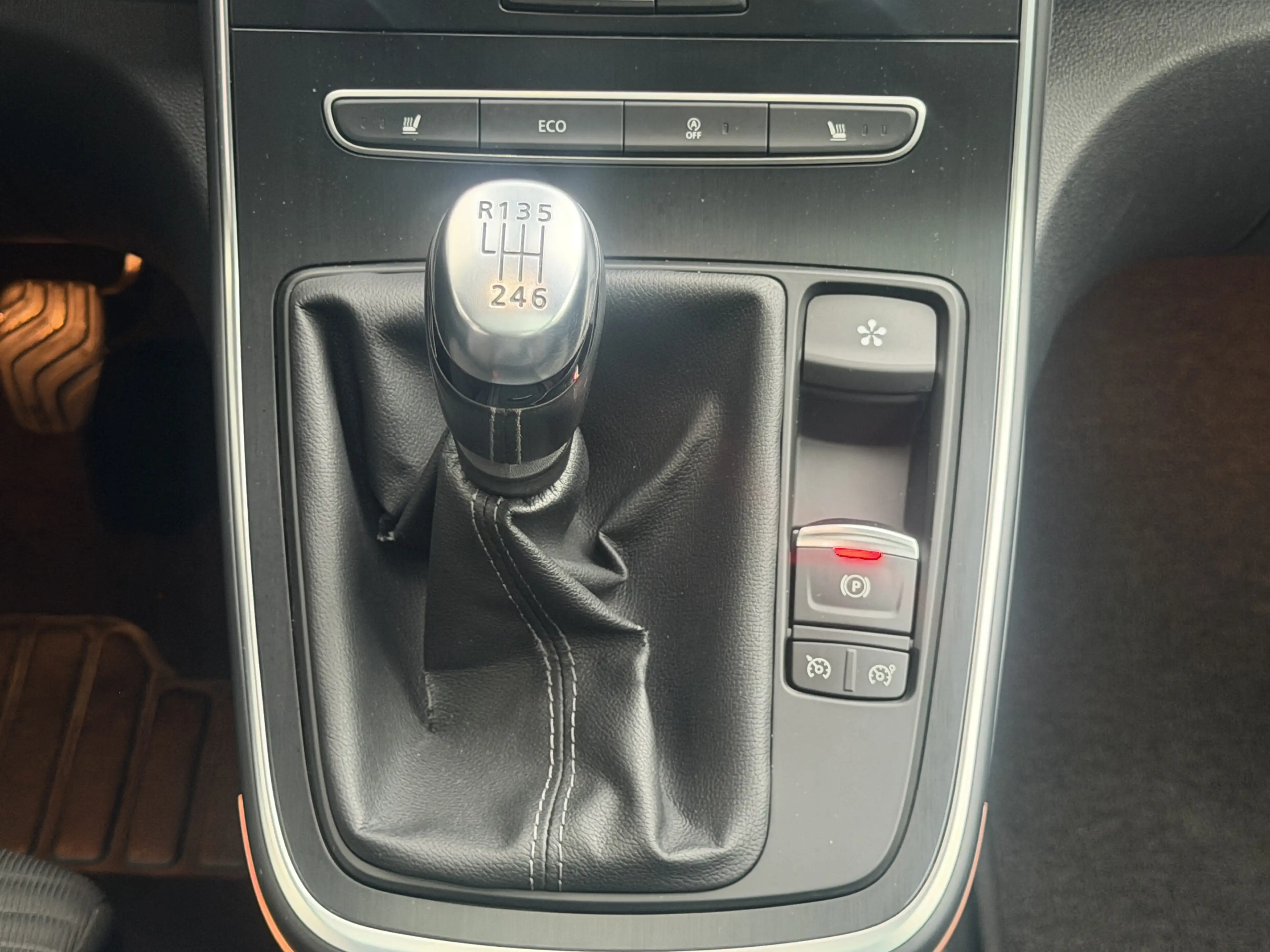 Renault Scenic Grand Intens Bi-Xenon Pano Tempomat Navi — photo 22