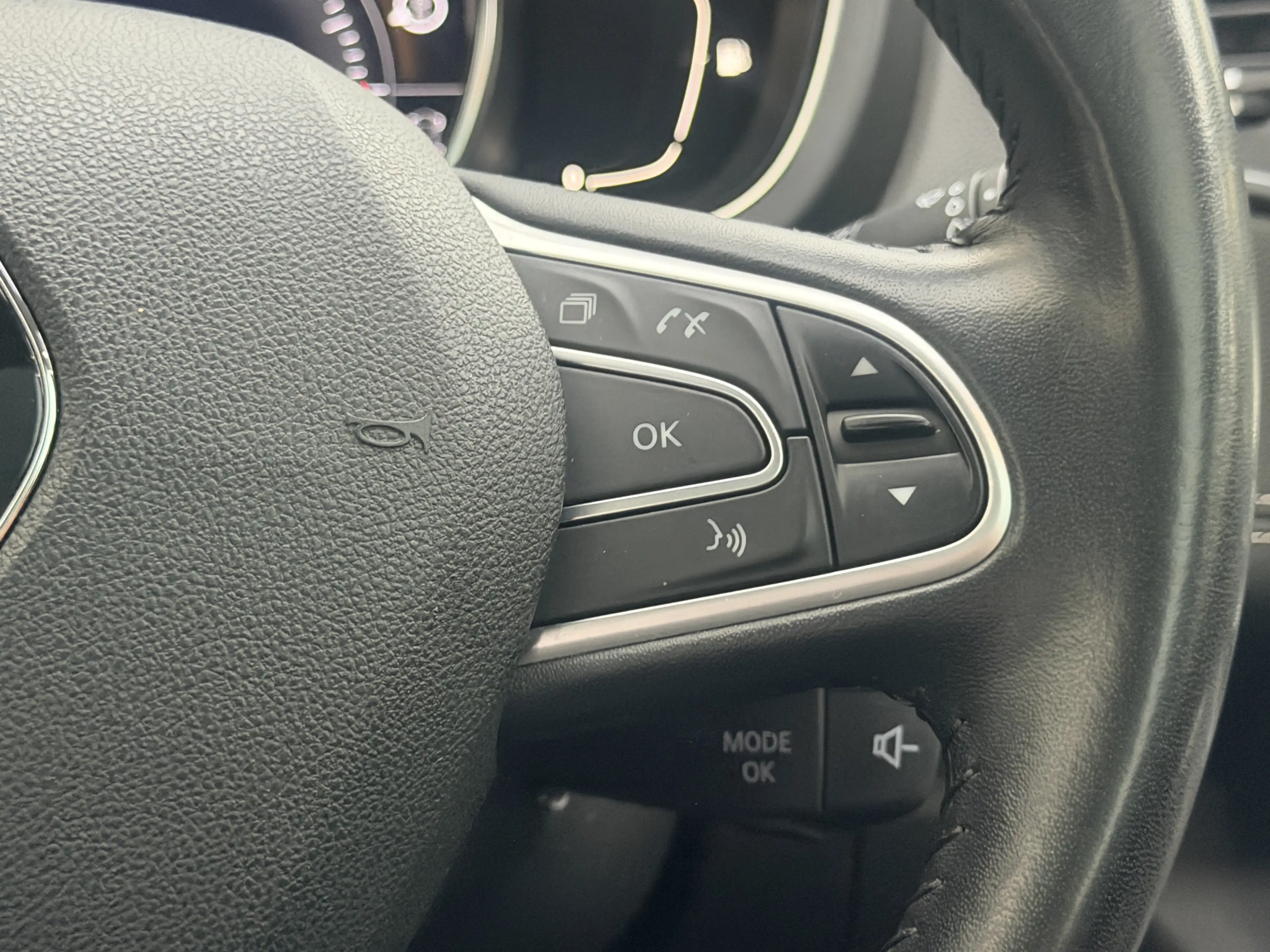 Renault Scenic Grand Intens Bi-Xenon Pano Tempomat Navi — photo 32