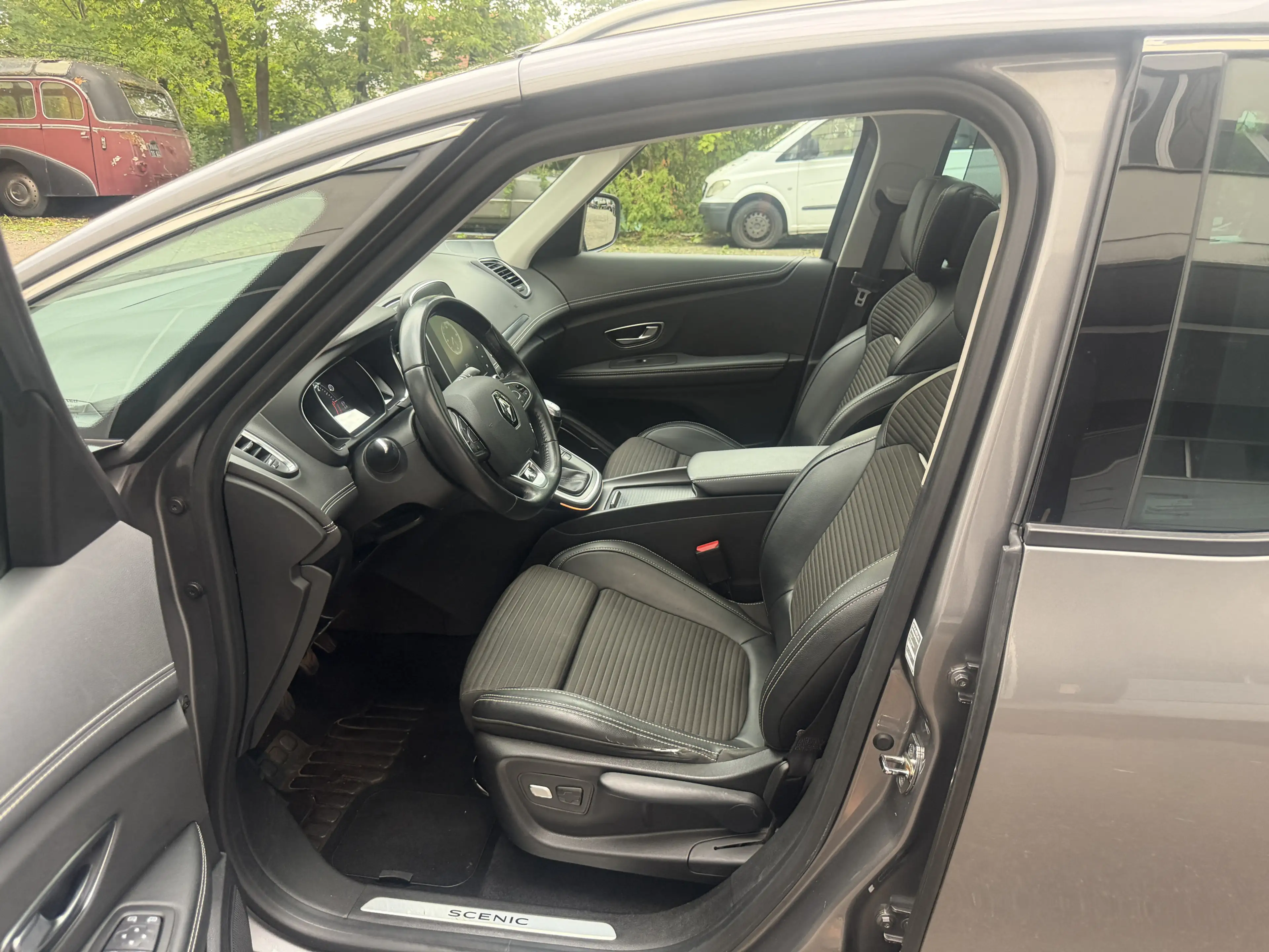 Renault Scenic Grand Intens Bi-Xenon Pano Tempomat Navi — photo 13