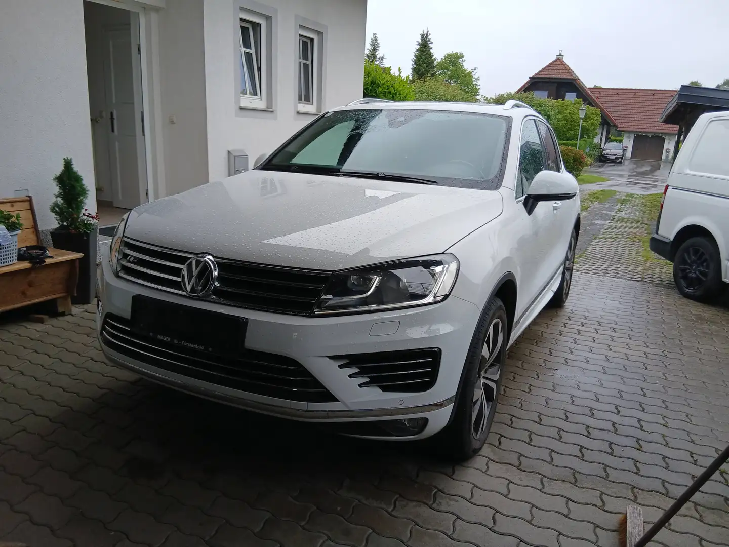 Volkswagen Touareg Touareg V6 TDI R-Line, 3000 ccm Weiß - 1