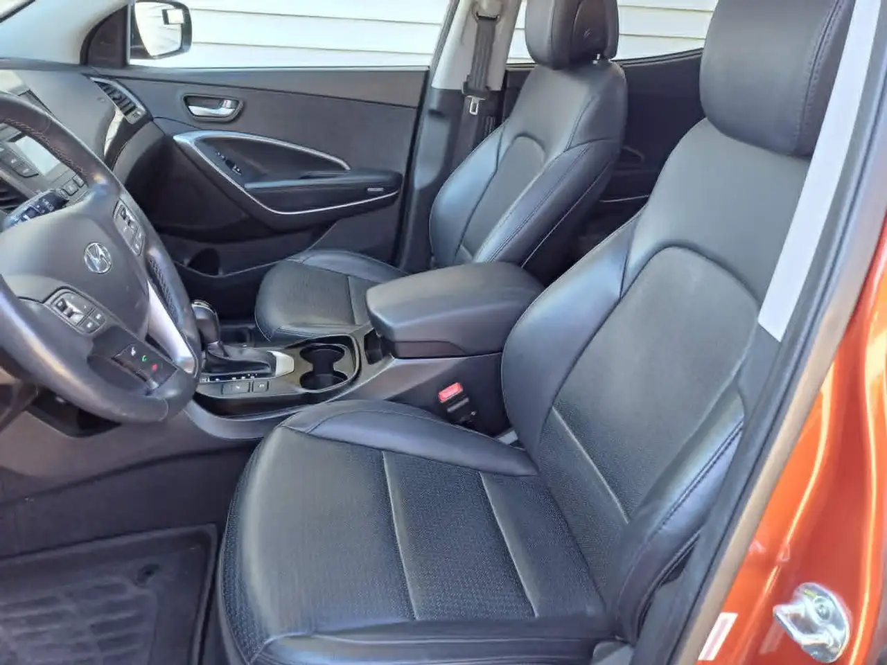 Hyundai SANTA FE photo Hyundai SANTA FE
