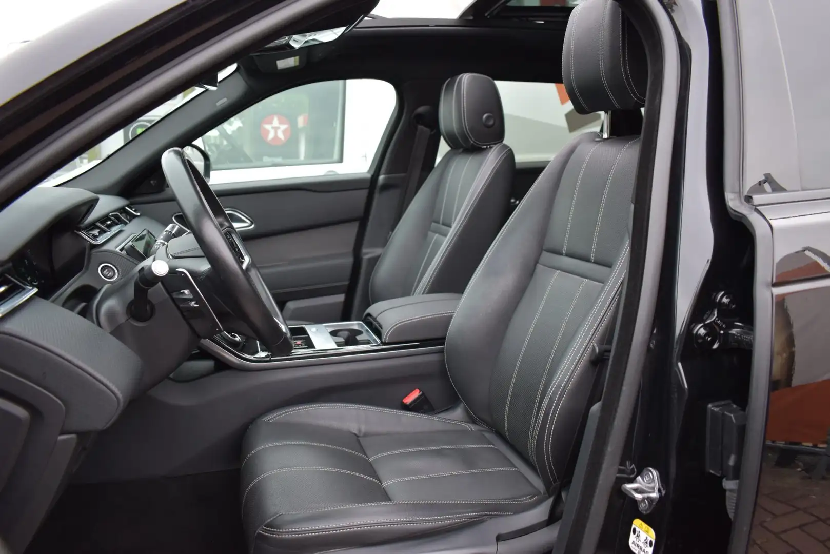 Land Rover Range Rover Velar 2.0 P400e SE Premium Black Pack | PANO | MERIDIAN Noir - 2