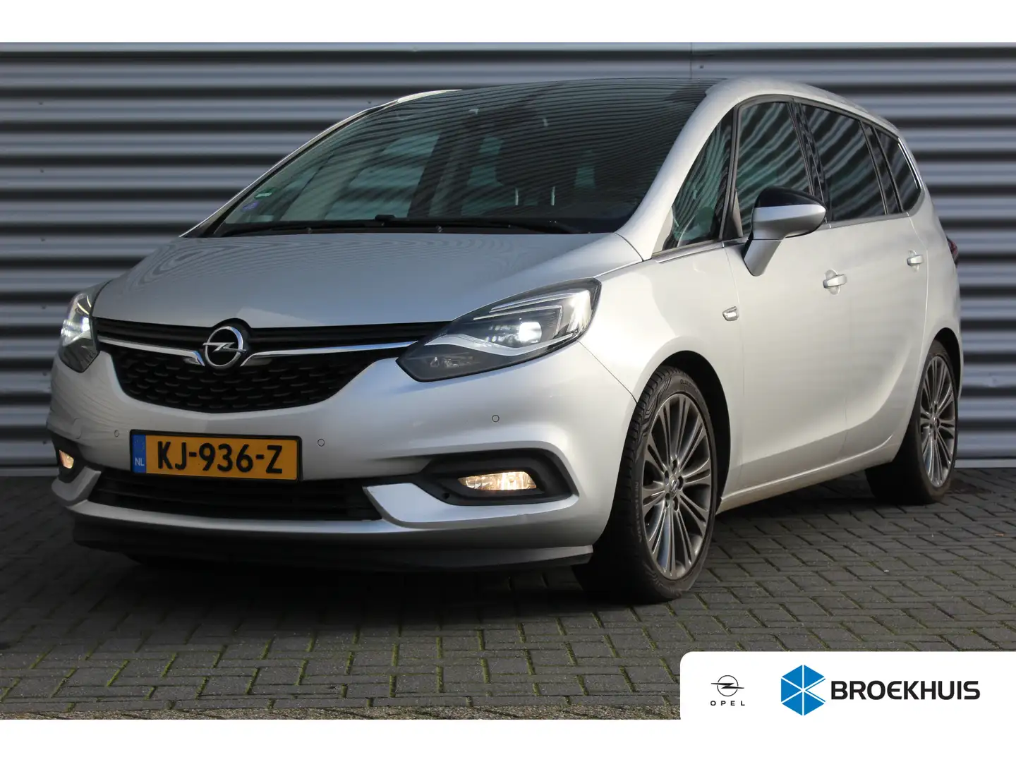 Opel Zafira Tourer 1.4 TURBO 140PK 7-ZITS INNOVATION+ / NAVI / LEDER Gris - 1