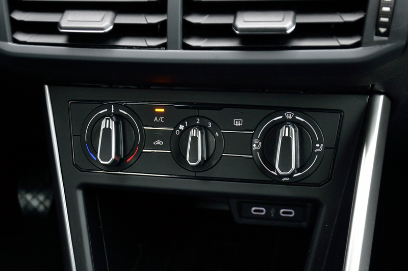 Volkswagen Taigo 1.0 TSI Life | Navigatie | Adaptive Cruise Control — photo 17