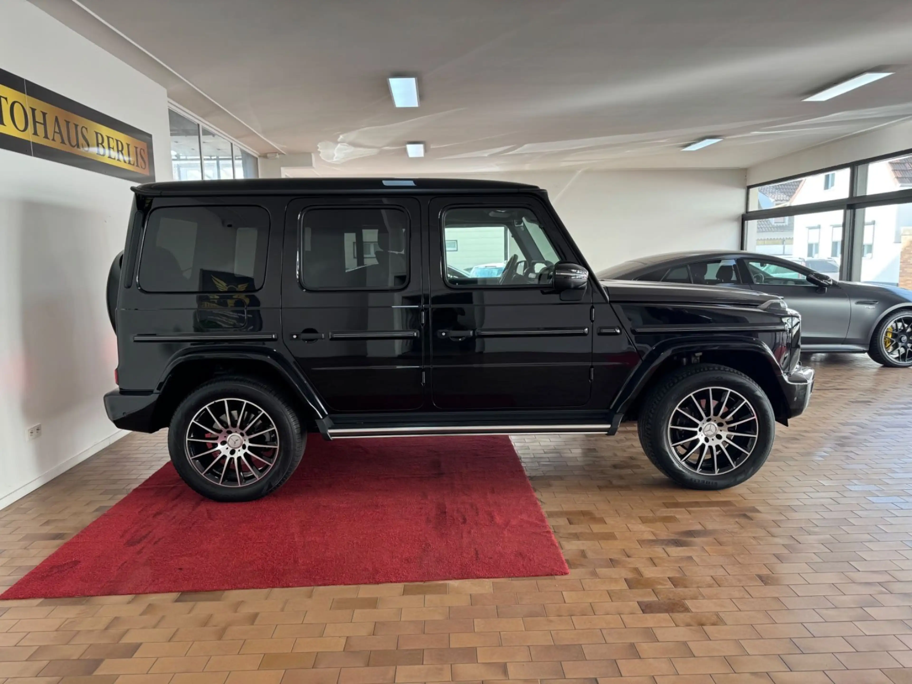 Mercedes-Benz G 350 G350D Station/AMG LINE/NIGHT PAKET/ — photo 13