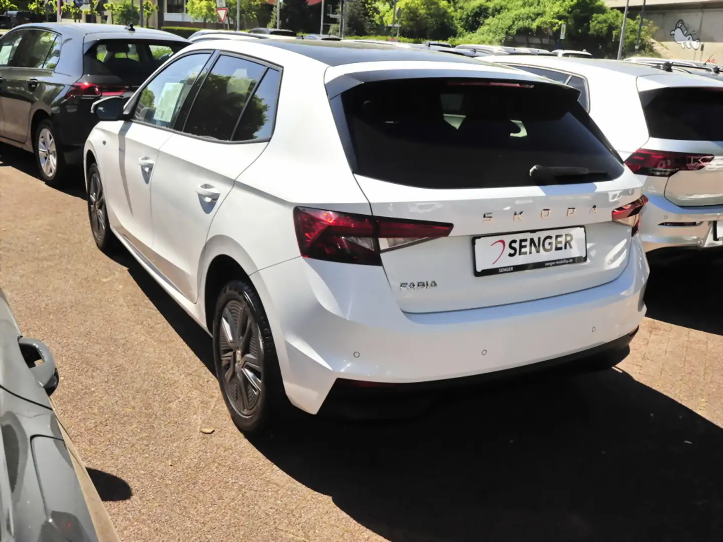 Skoda Fabia 1.0 TSI Drive DSG Navi Pano LED ACC PDC Weiß - 2