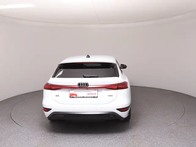 Audi A6 view 6