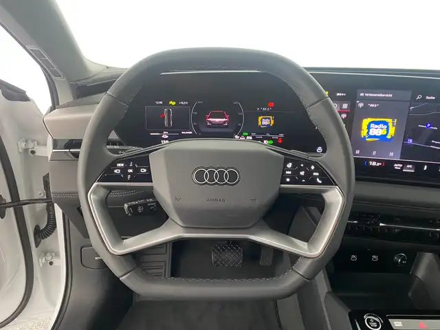 Audi A6 view 13