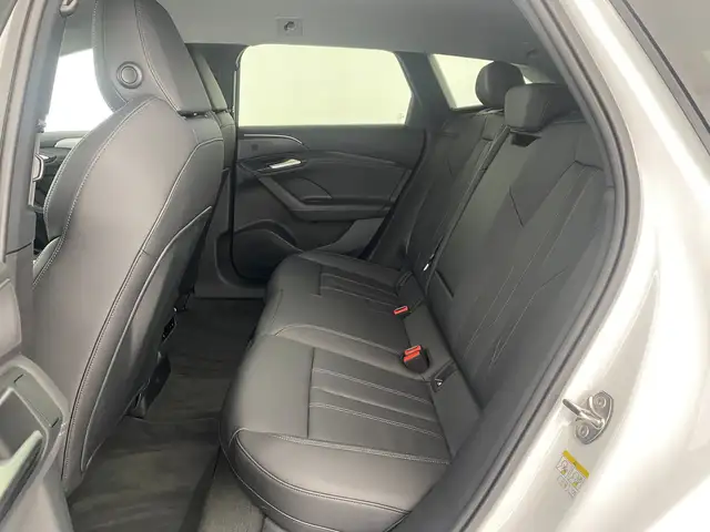 Audi A6 view 11