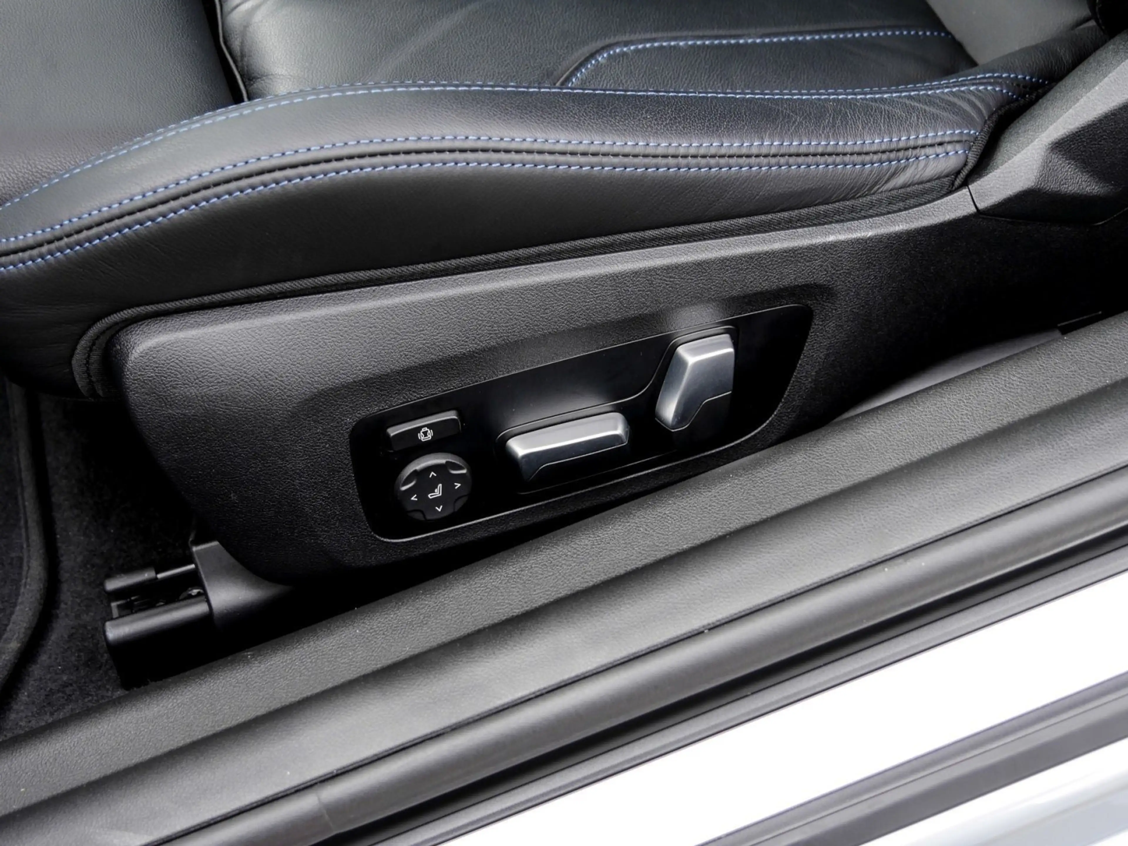 BMW M2 Coupé M Sport HUD ACC RFK NAVI LED PDC V+H — photo 13