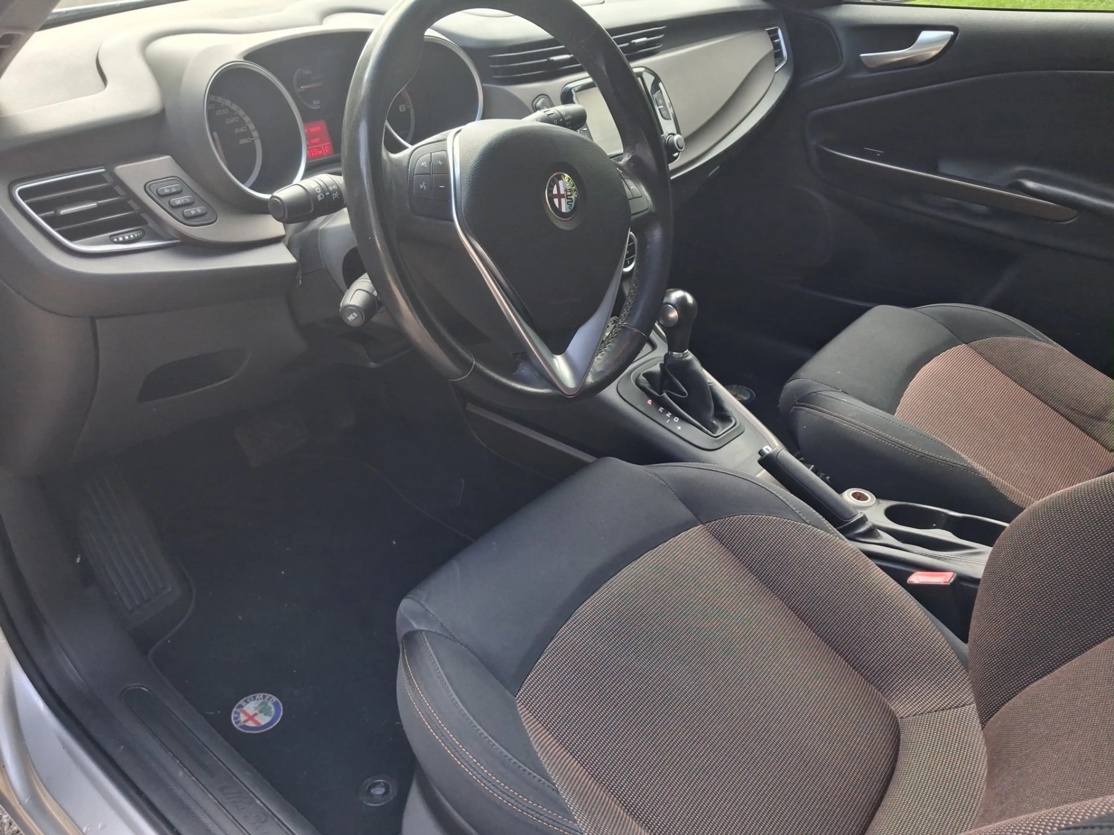 Alfa Romeo Giulietta 2.0 JTDm Distinctive |AUTOMAAT + CRUISE + AIRCO| — photo 13
