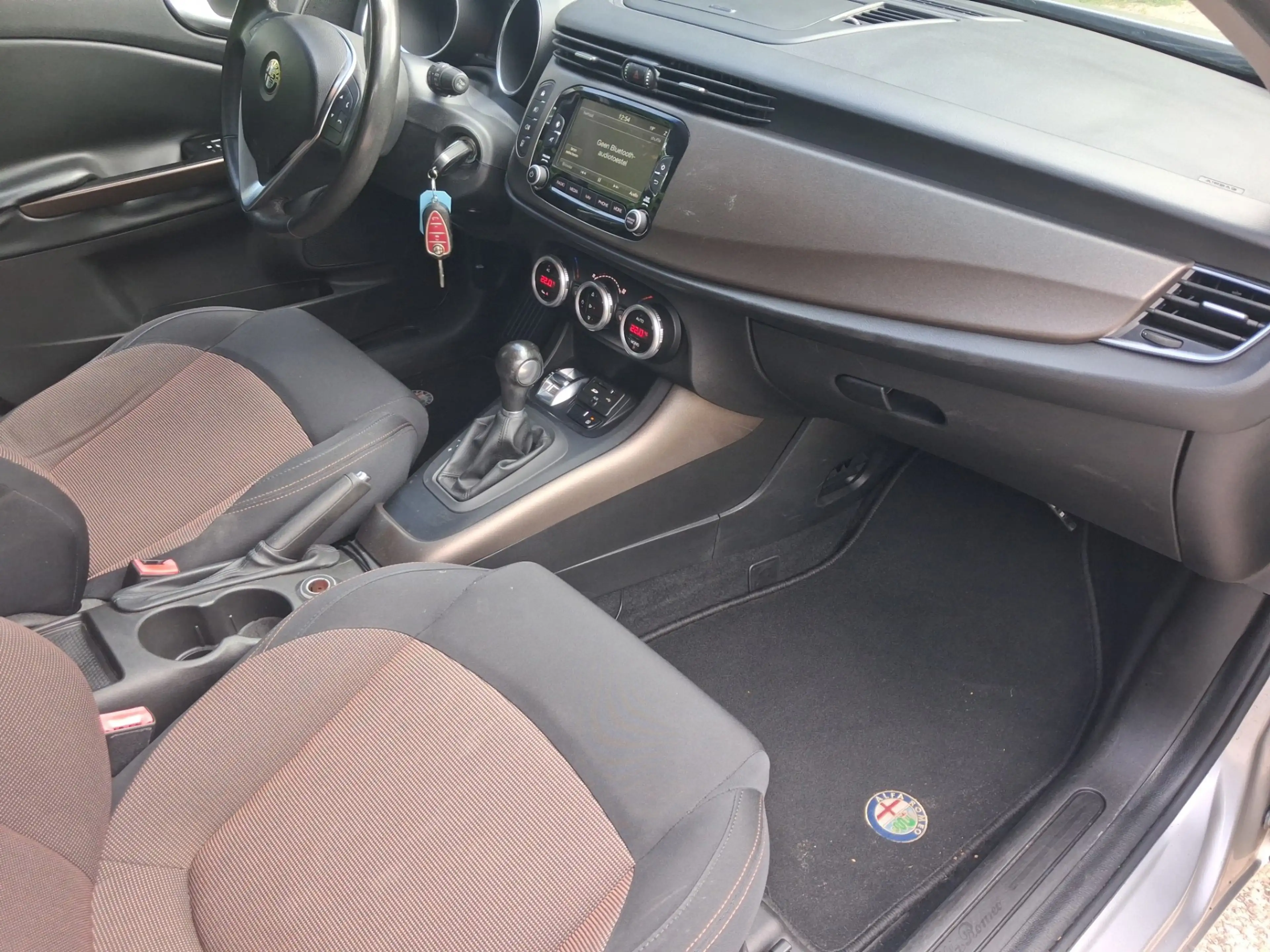 Alfa Romeo Giulietta 2.0 JTDm Distinctive |AUTOMAAT + CRUISE + AIRCO| — photo 10