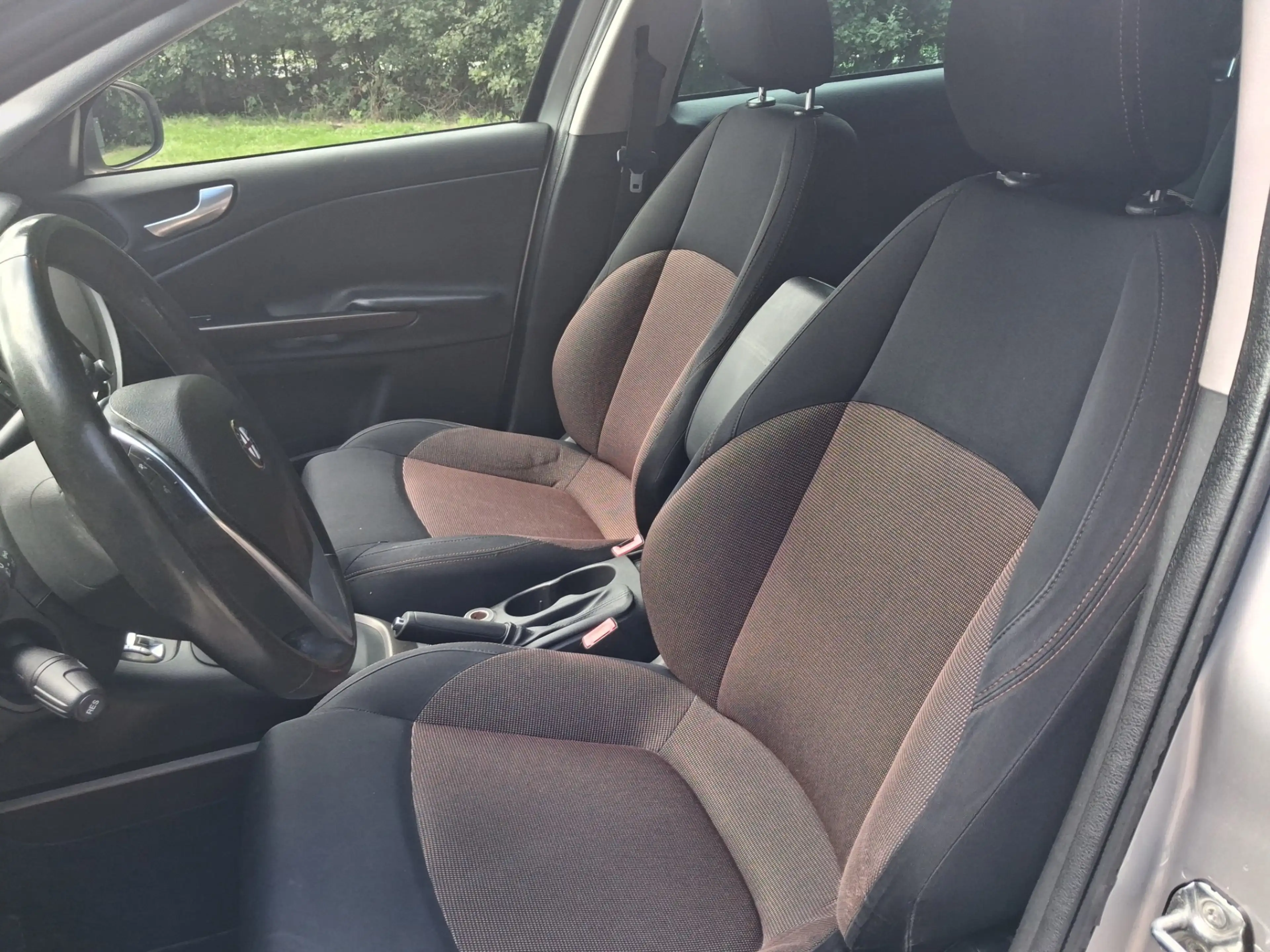 Alfa Romeo Giulietta 2.0 JTDm Distinctive |AUTOMAAT + CRUISE + AIRCO| — photo 14