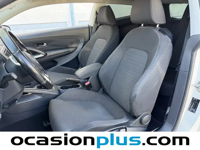 Volkswagen Scirocco view 8