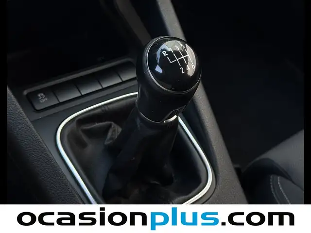 Volkswagen Scirocco view 5