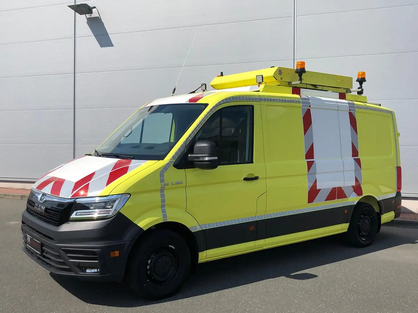 MAN TGE 3.180 L3H2 BF 4 BEGLEITFAHRZEUG ACC LED NAVI Gelb - 1