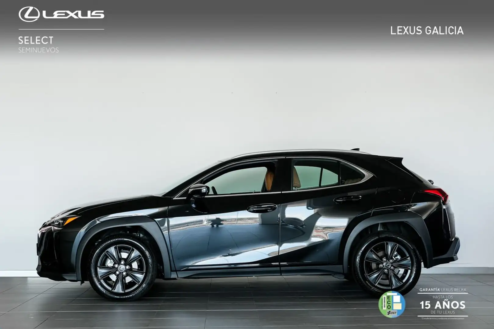 Lexus UX 300h 4x2 Чорний - 2