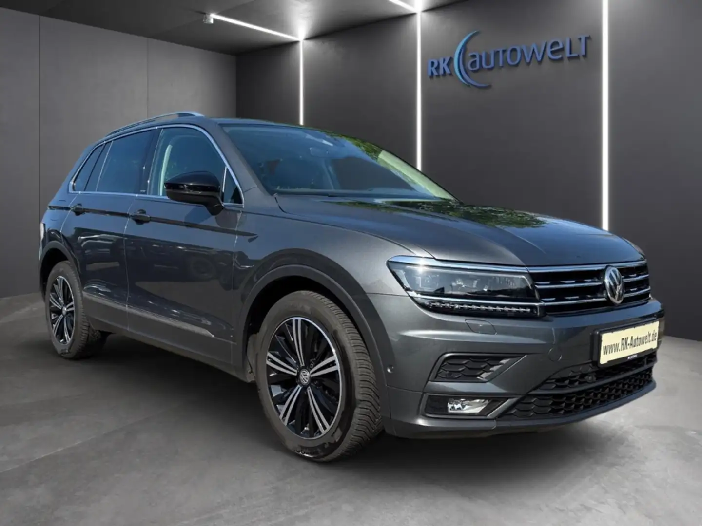 Volkswagen Tiguan IQ.DRIVE 2.0 TDI Navi ACC LED SHZ AHK Grijs - 2