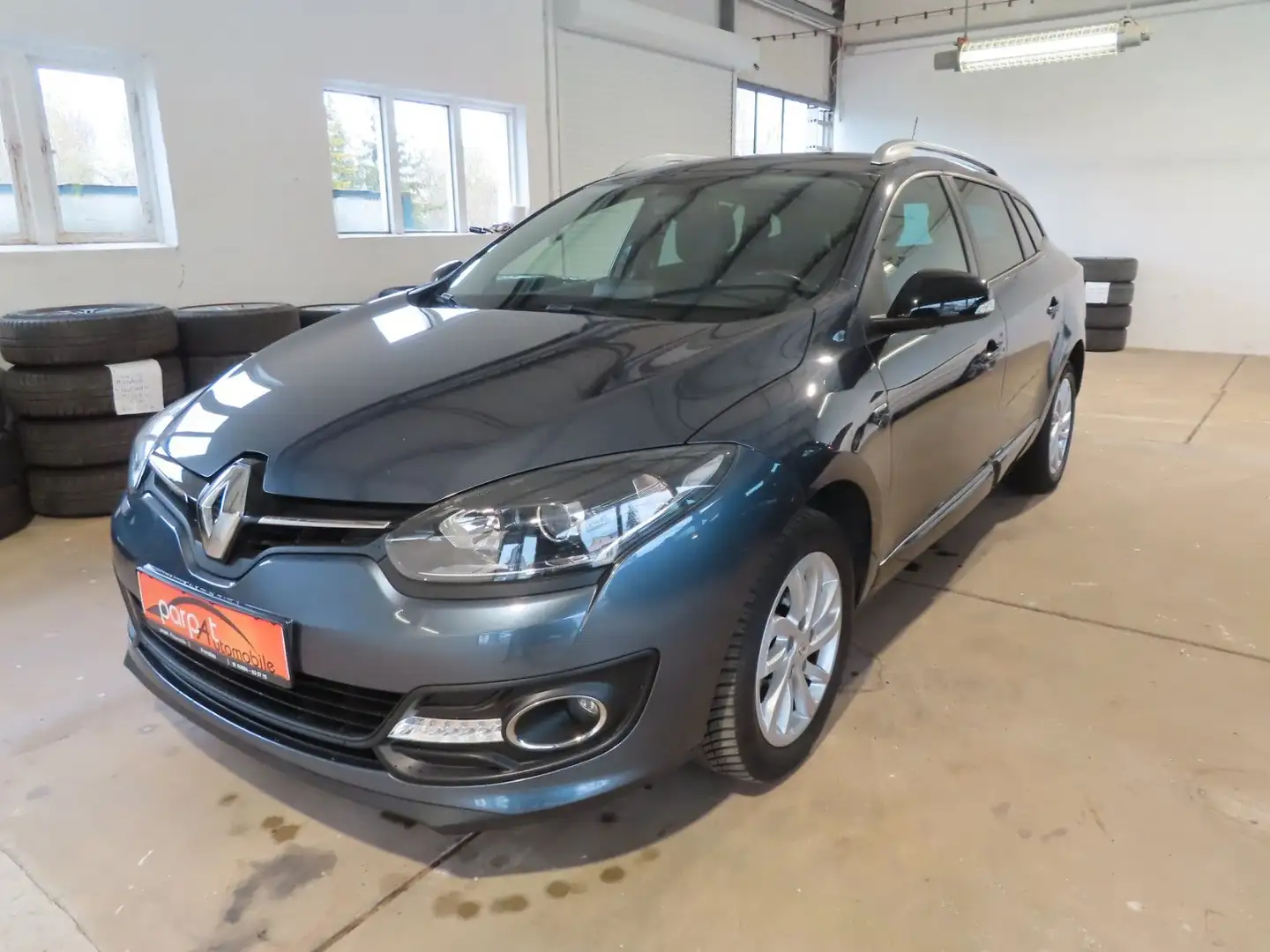 Renault Megane III Grandtour Limited NAVI KLIMA SHZG LMF Grau - 1