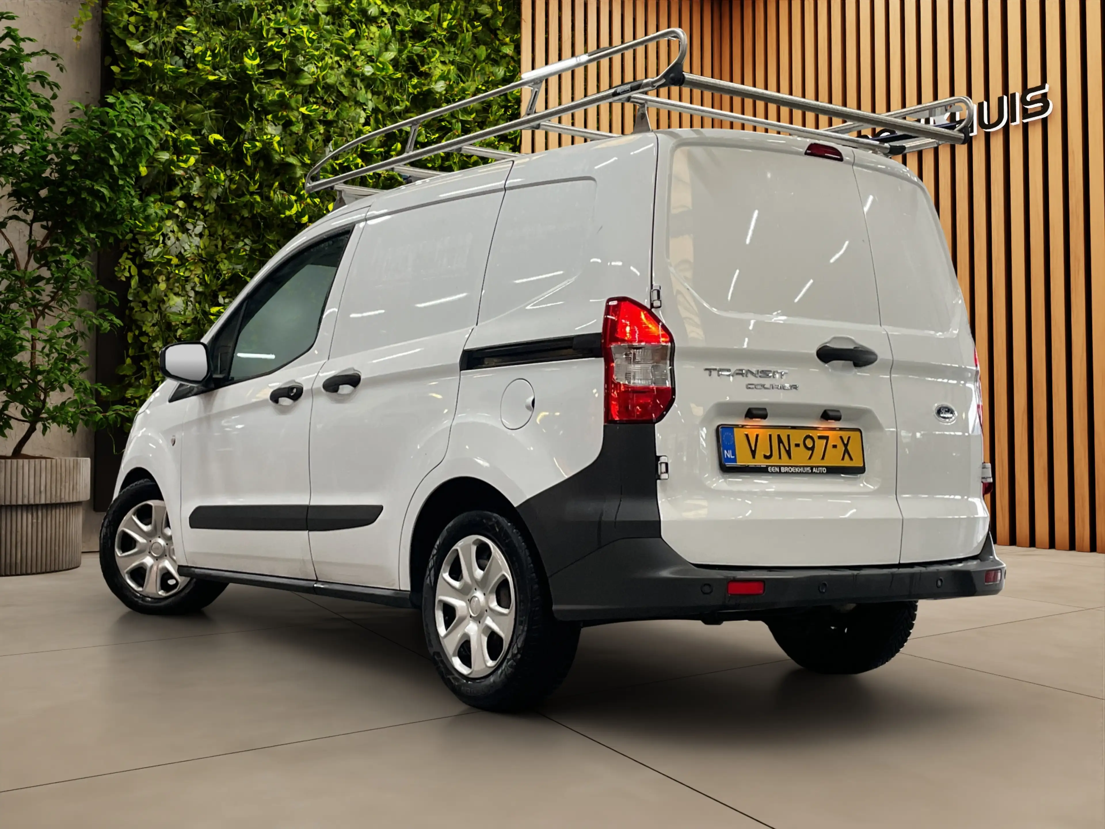 Ford Transit Courier 1.5 TDCI Trend | Dealer onderhouden | Betimmerd | — photo 9