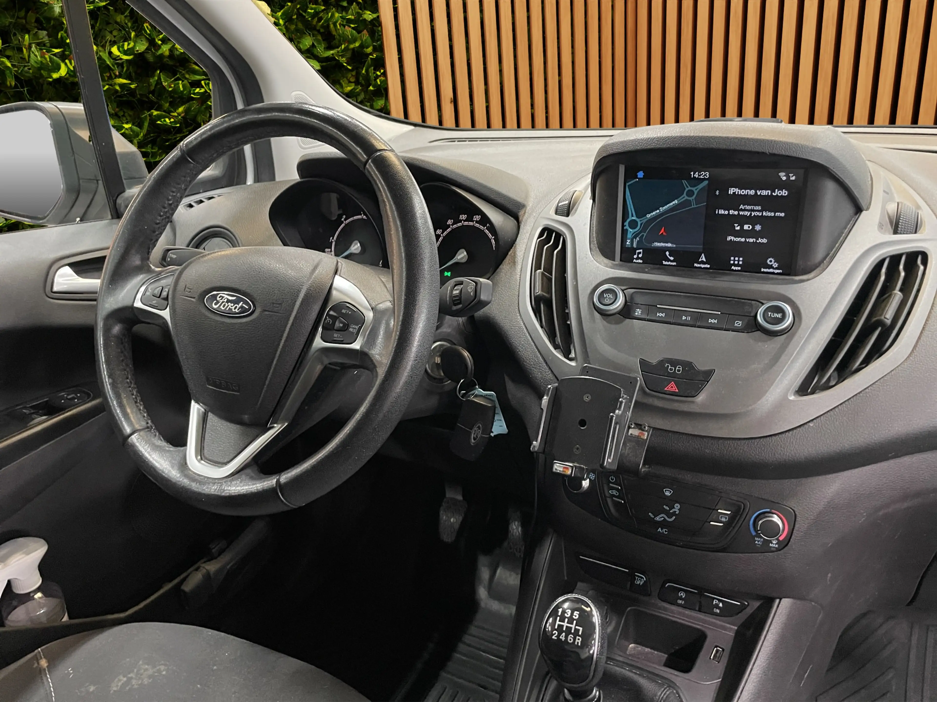 Ford Transit Courier 1.5 TDCI Trend | Dealer onderhouden | Betimmerd | — photo 5