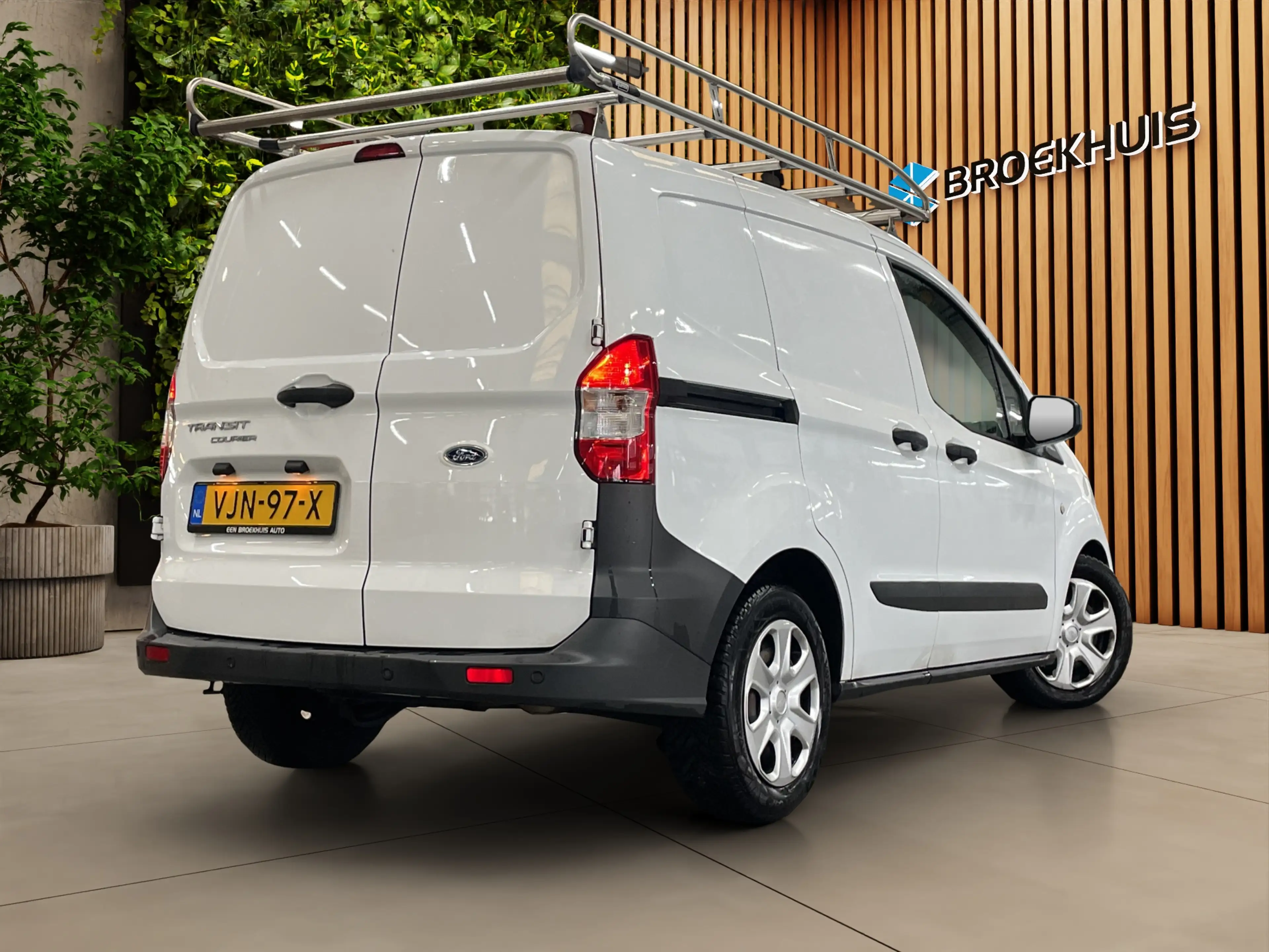 Ford Transit Courier 1.5 TDCI Trend | Dealer onderhouden | Betimmerd | — photo 2