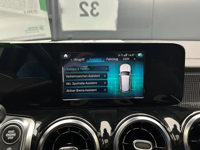 Mercedes-Benz GLB view 26