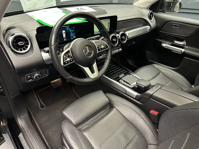 Mercedes-Benz GLB view 16