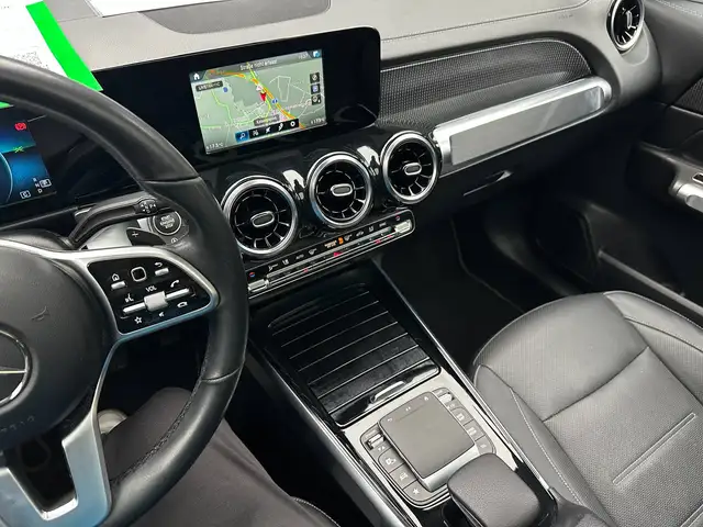Mercedes-Benz GLB view 20