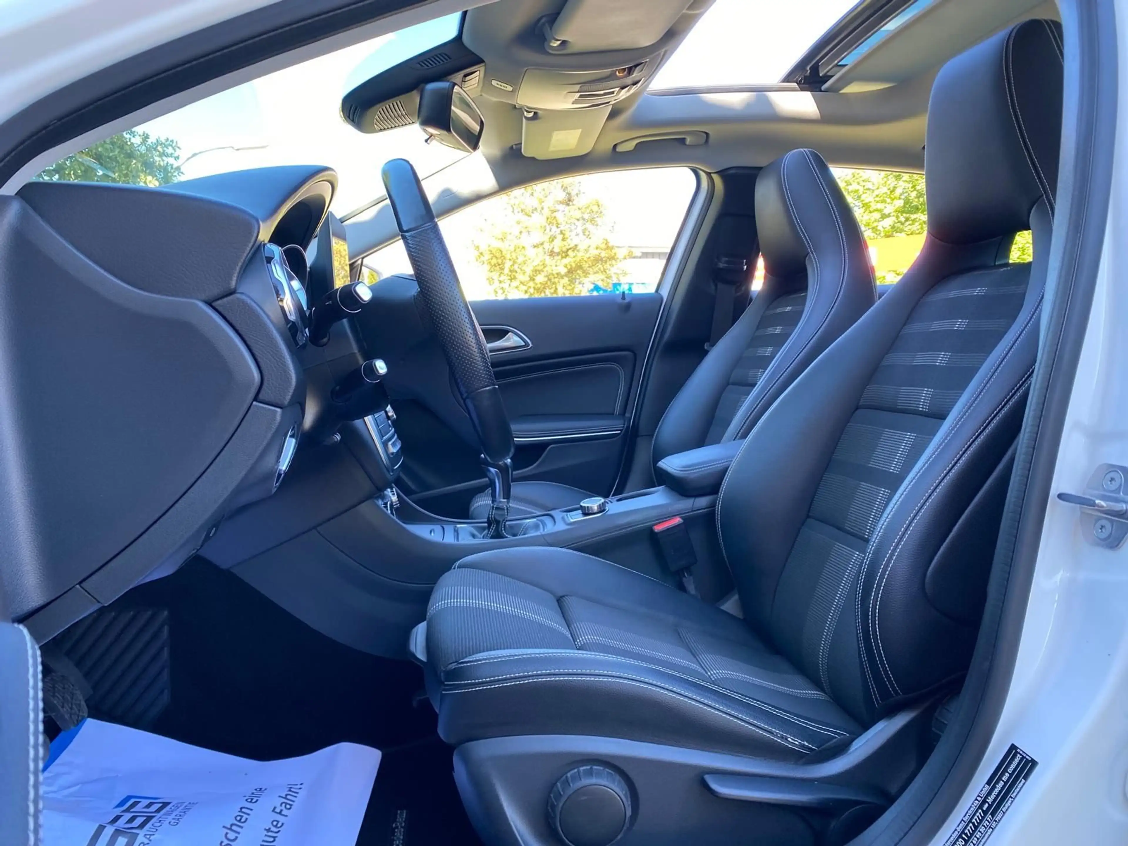 Mercedes-Benz GLA 180 *Navi*Pano*PDC*LED*SHZ* — photo 10