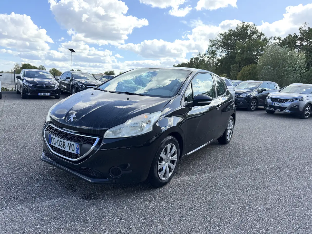 Peugeot 208 208