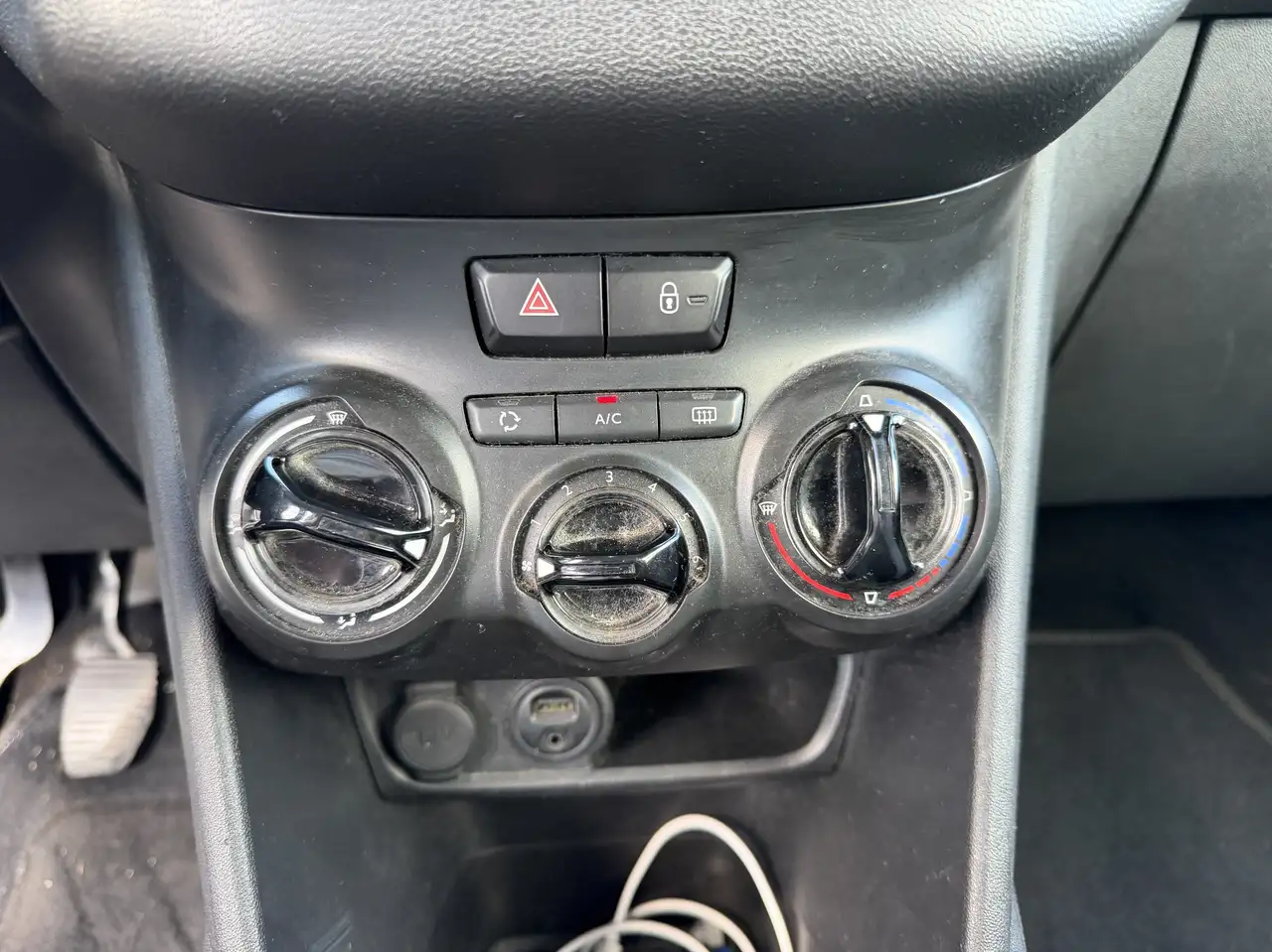 Peugeot 208 208 — photo 5